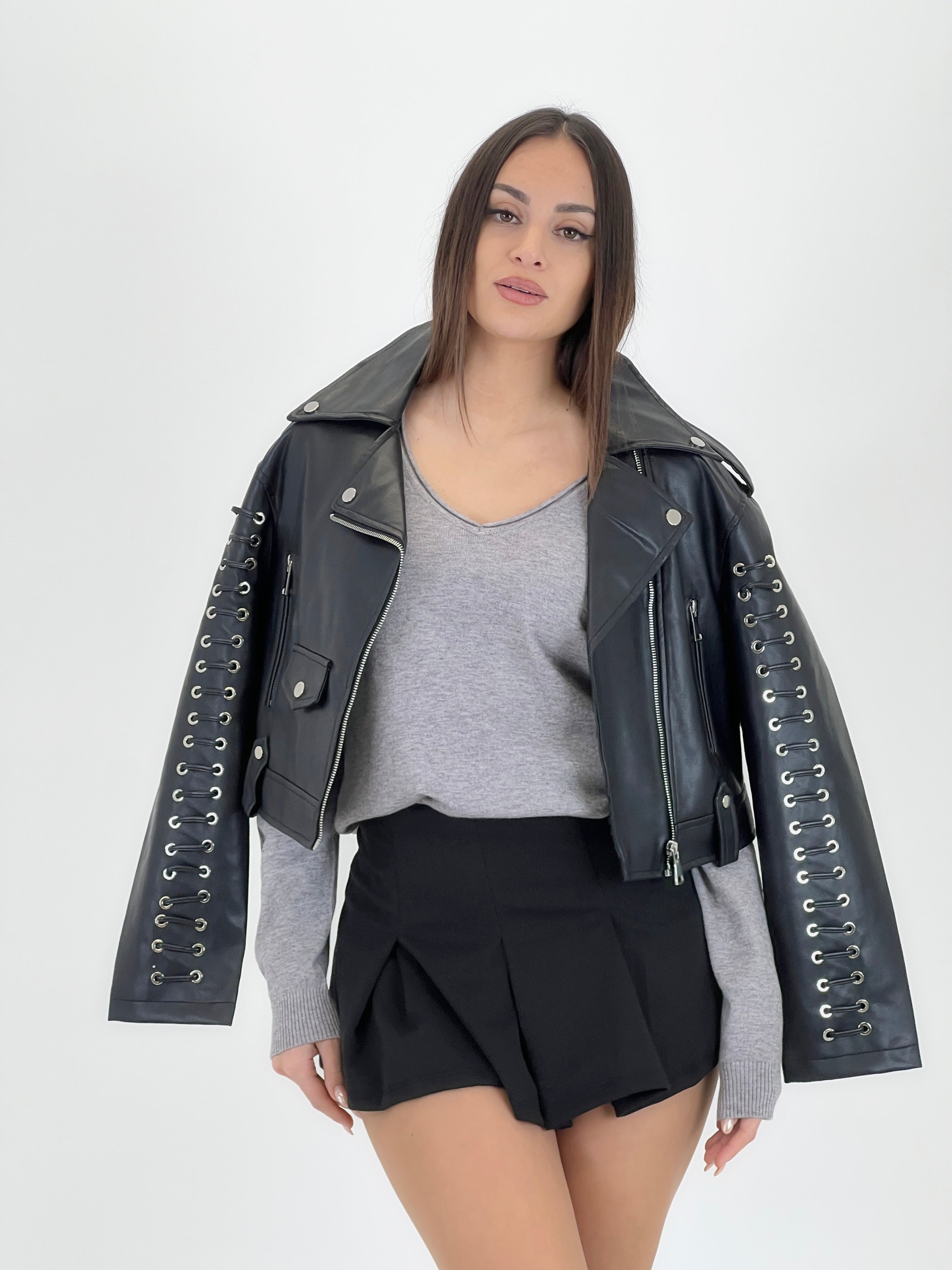 Chaqueta cropped efecto piel