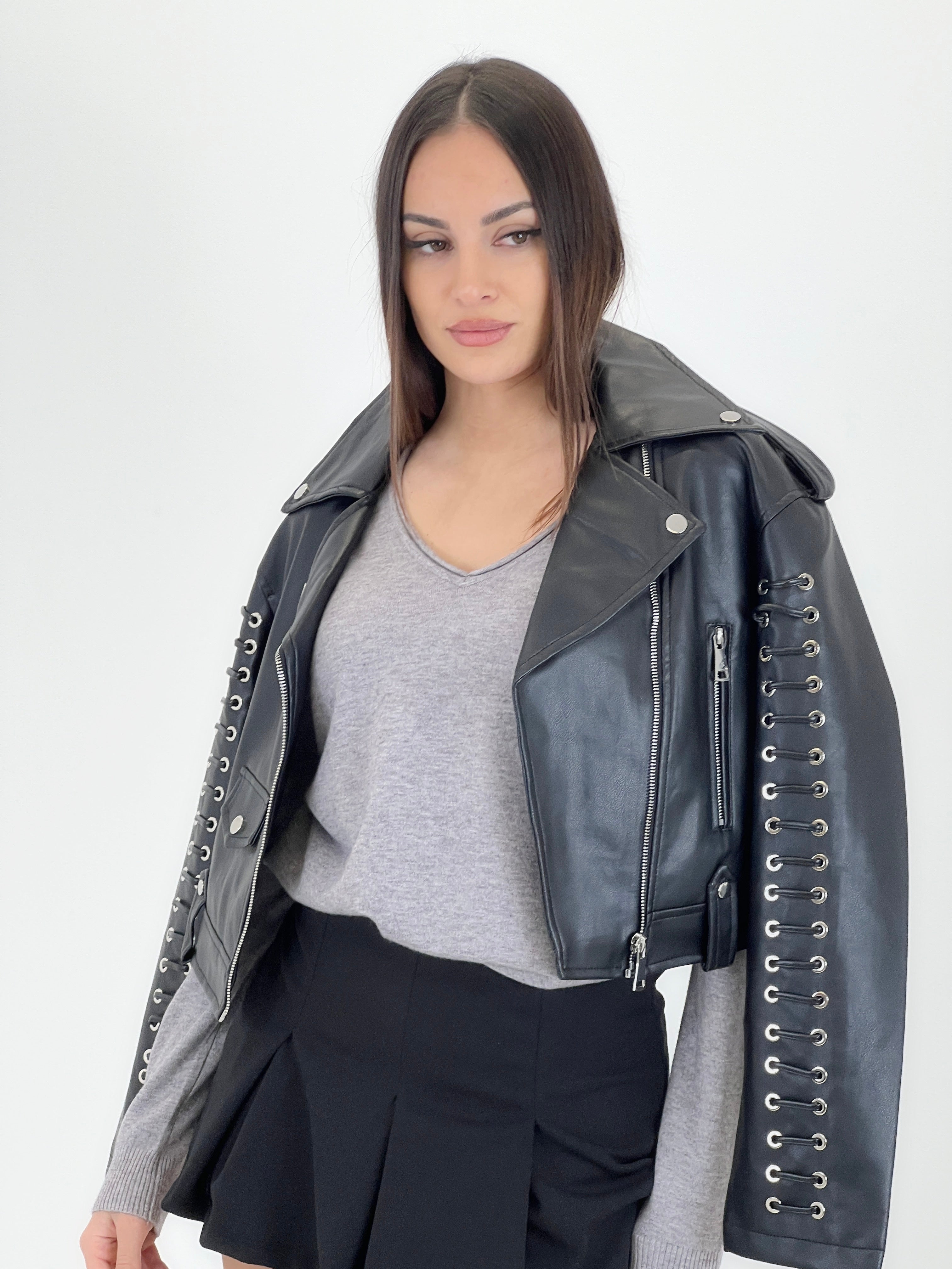Chaqueta cropped efecto piel