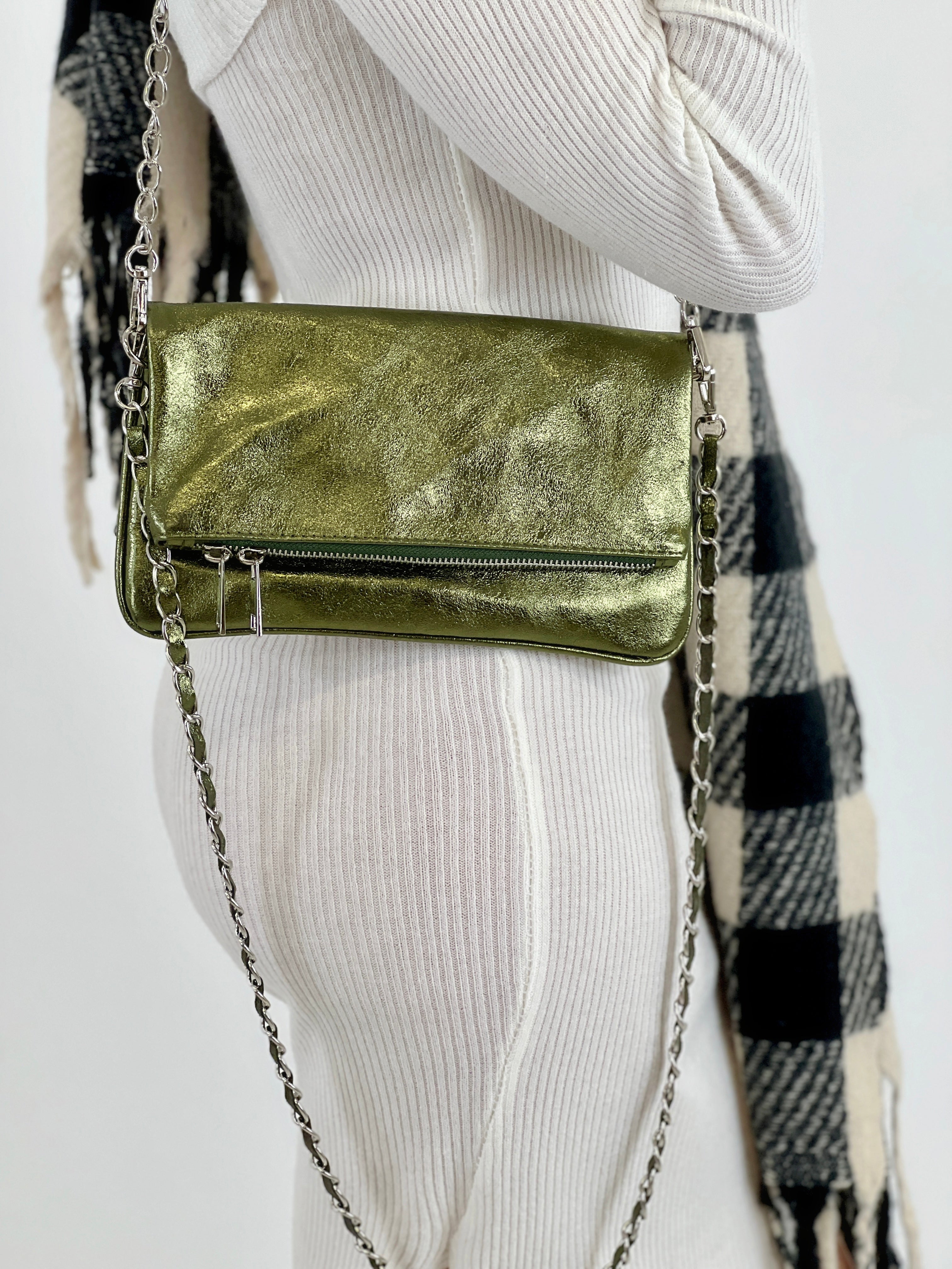 Bolso metalizado cadenas