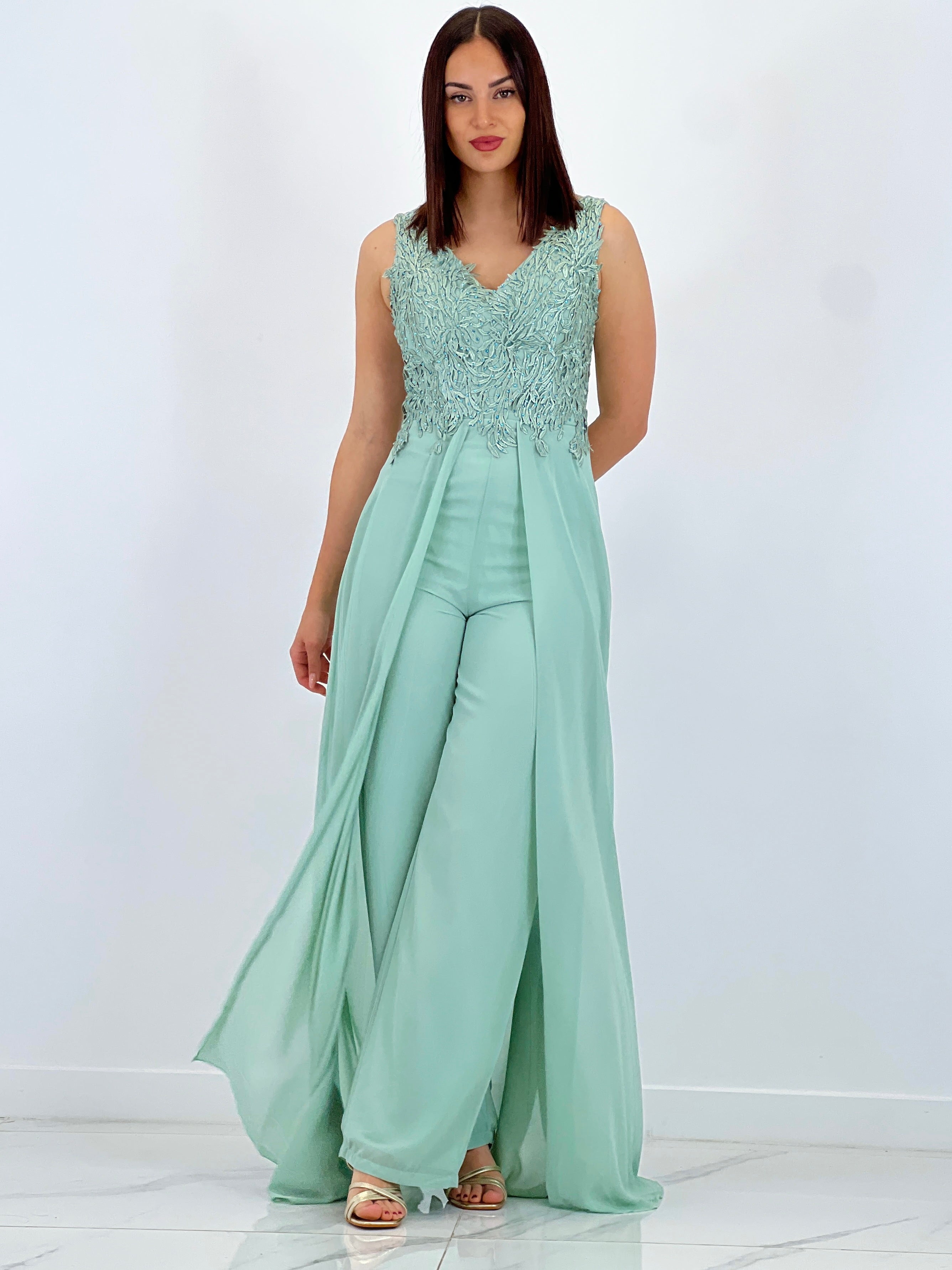 Mono con capa pedrería Inés