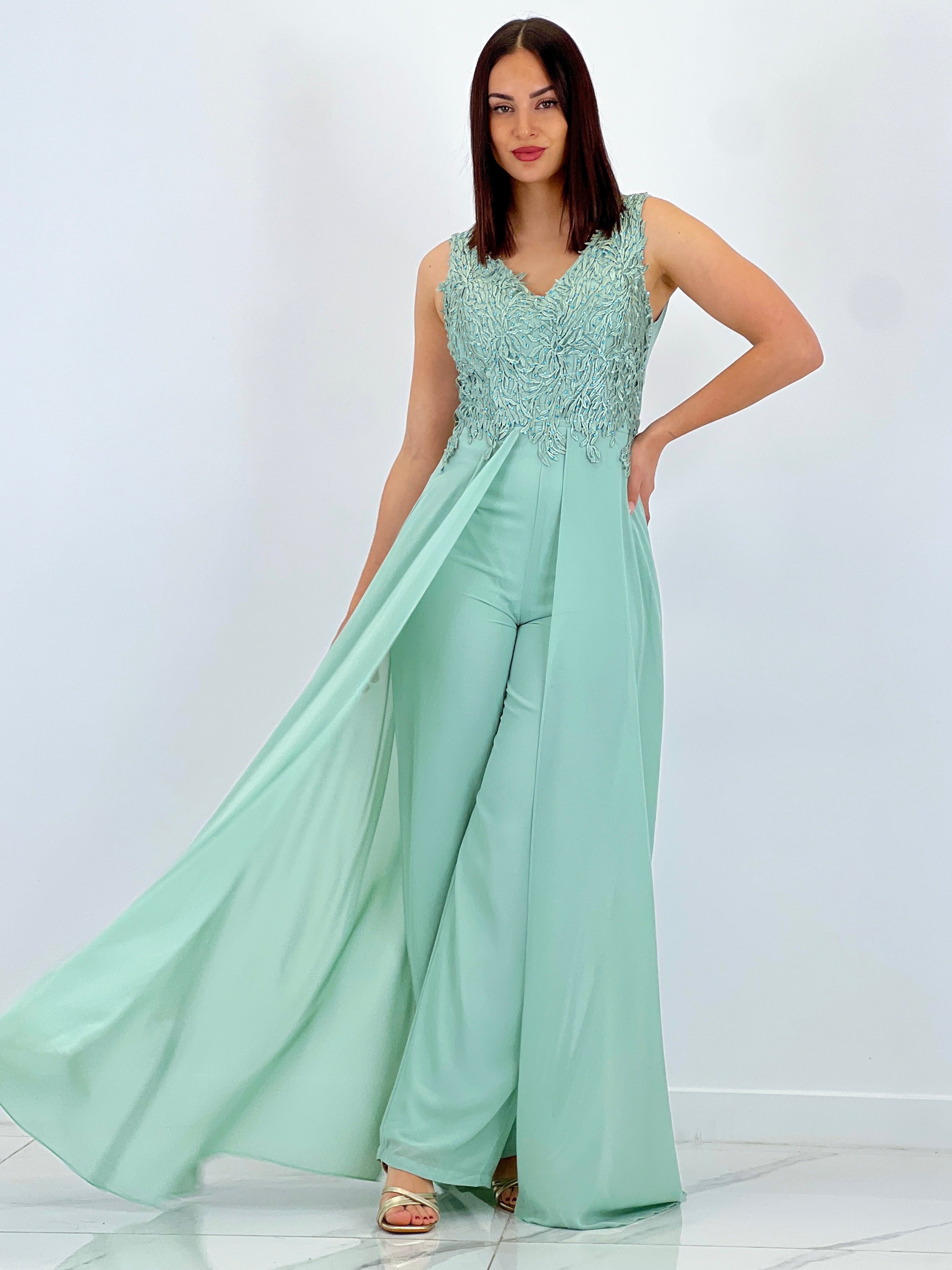 Mono con capa pedrería Inés