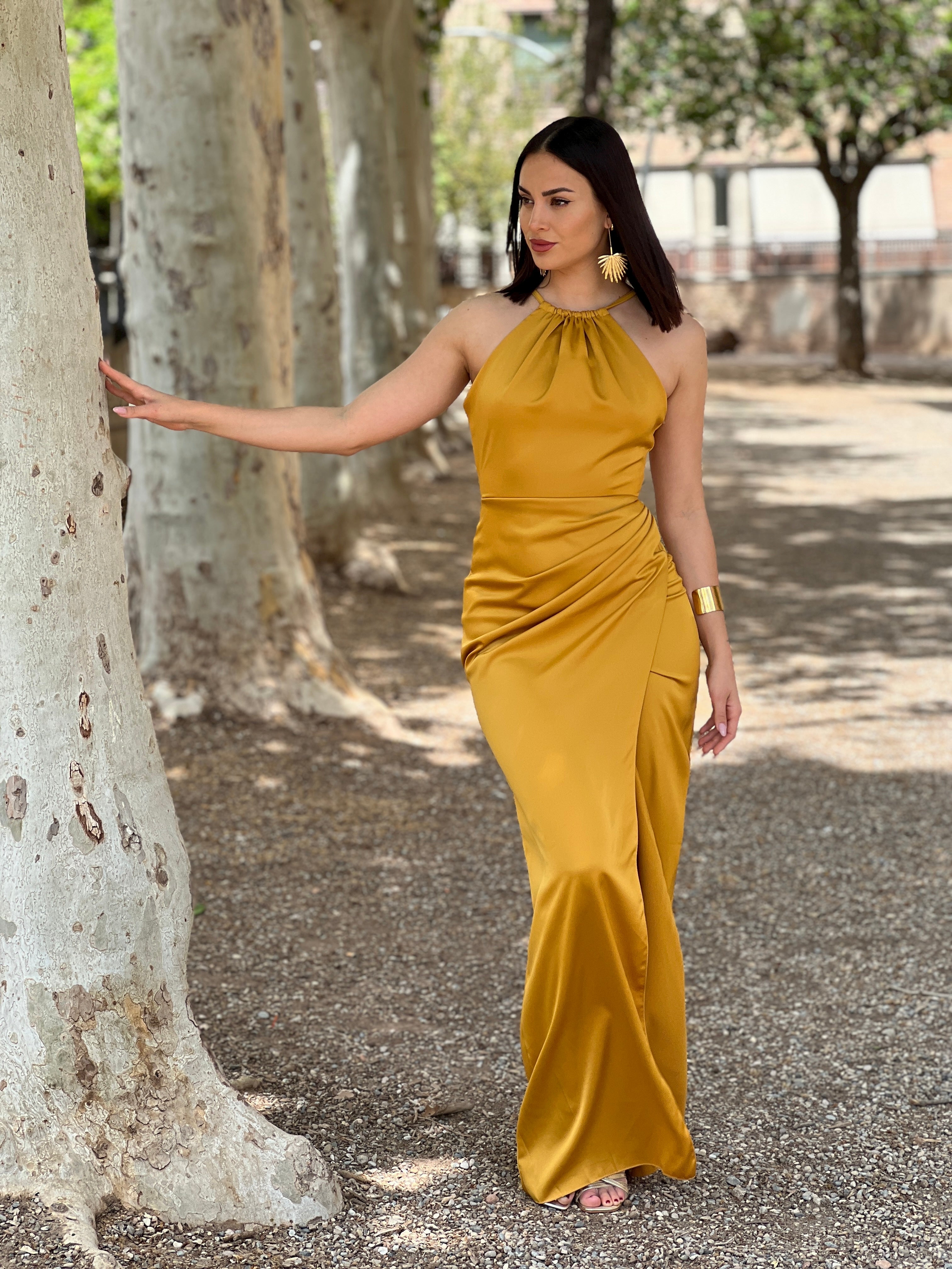 Vestido raso halter Gala