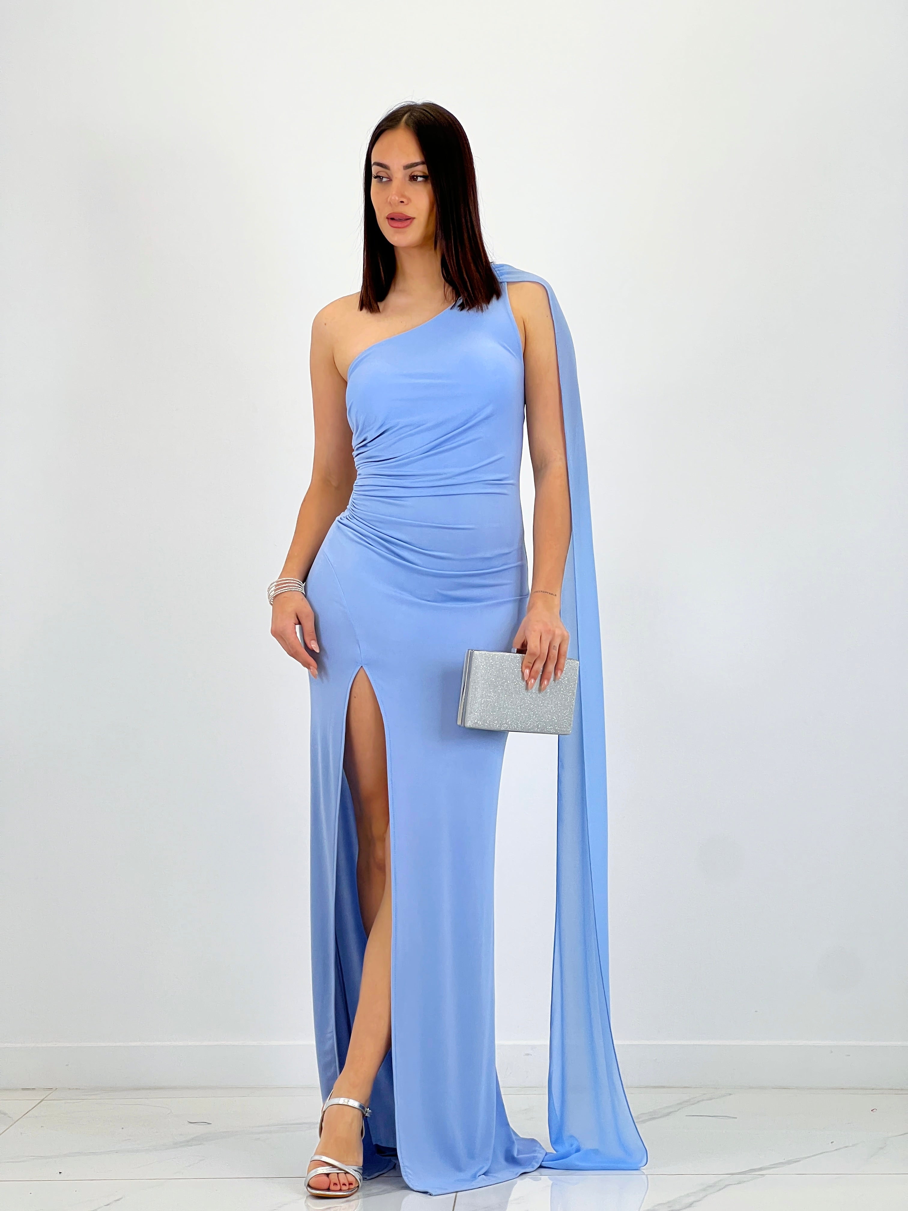 Vestido asimétrico con chal Yone