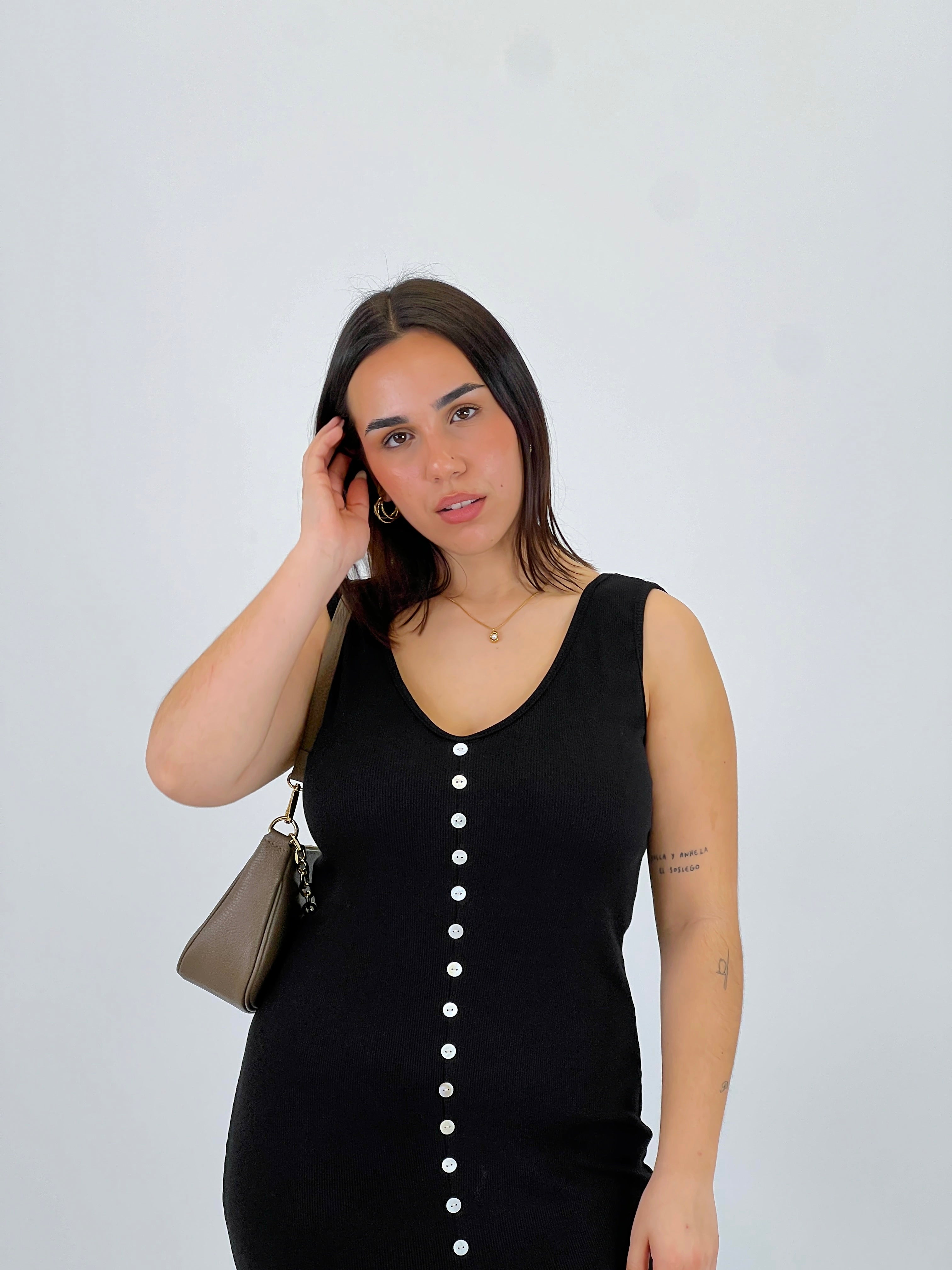 Vestido canalé botones