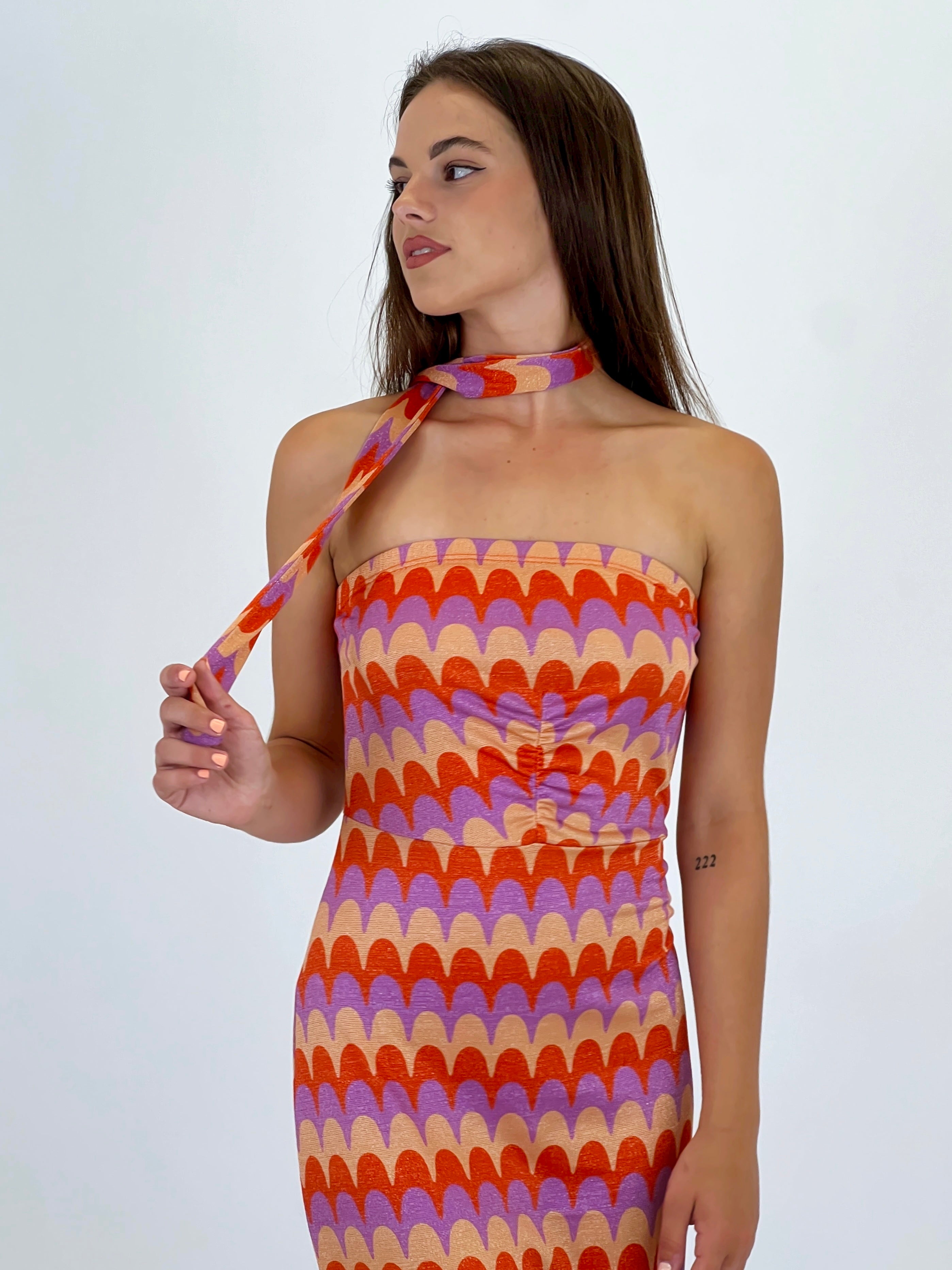 Vestido palabra de honor ondas