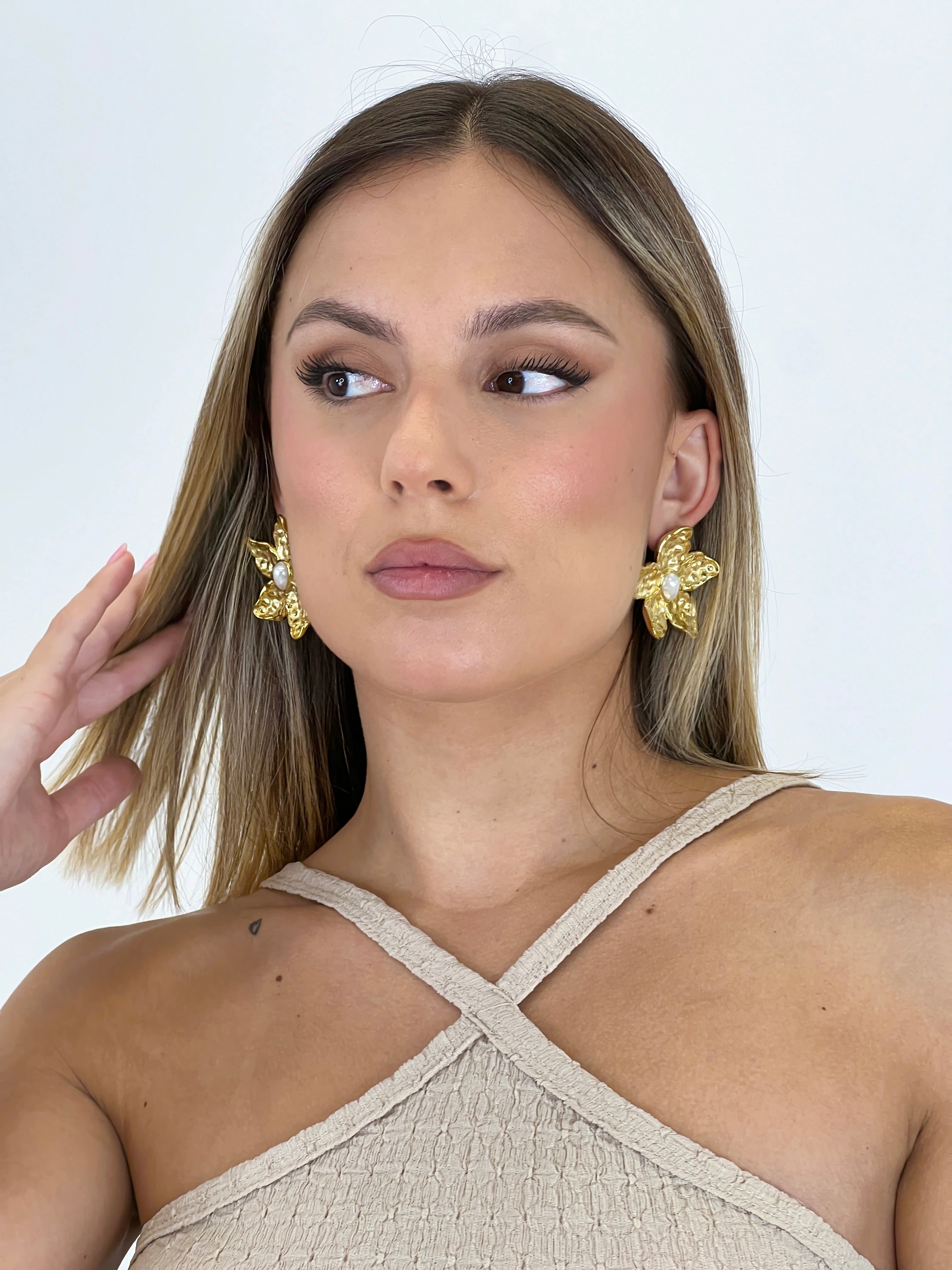 Pearl flower earrings