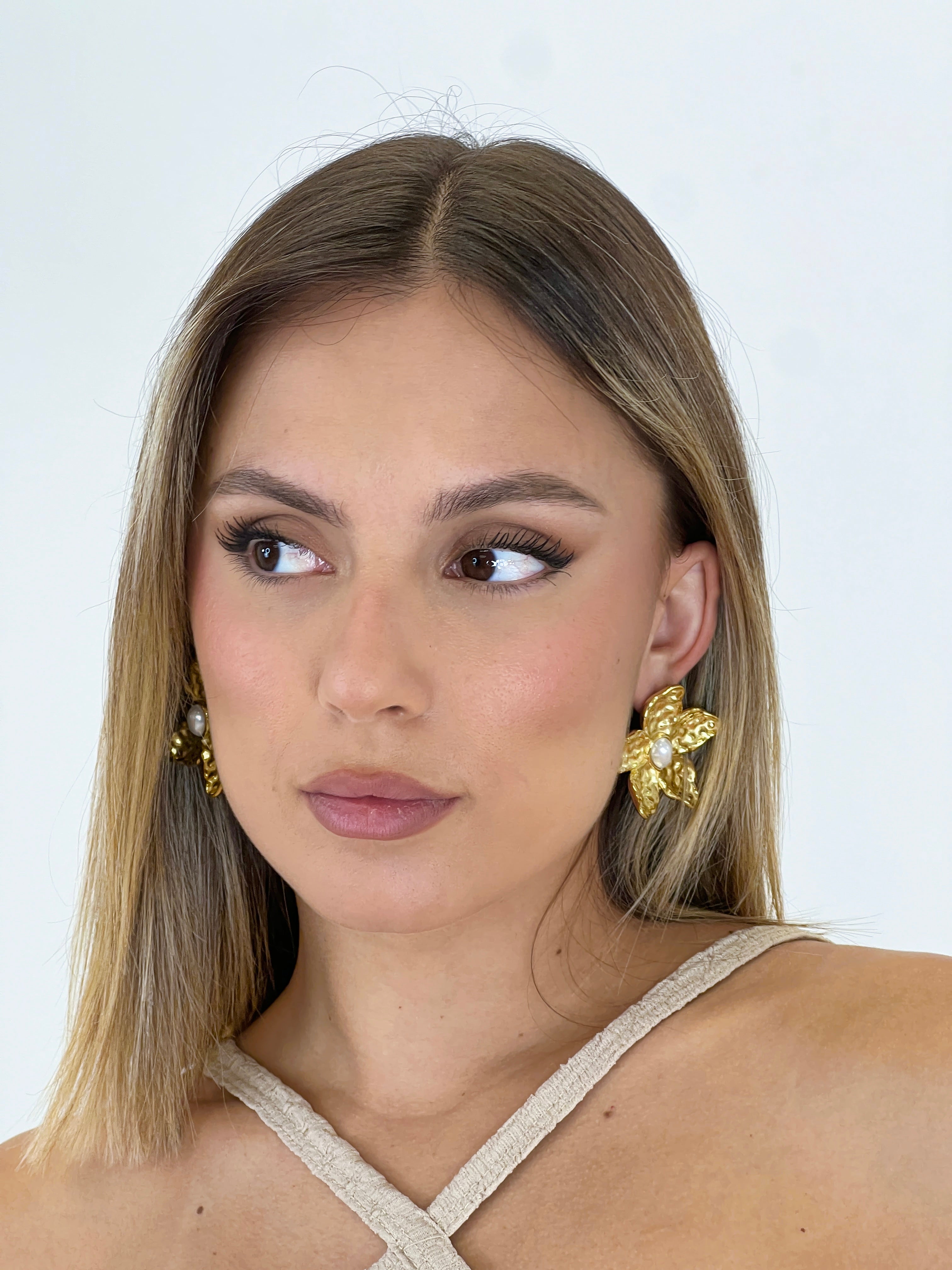 Pearl flower earrings