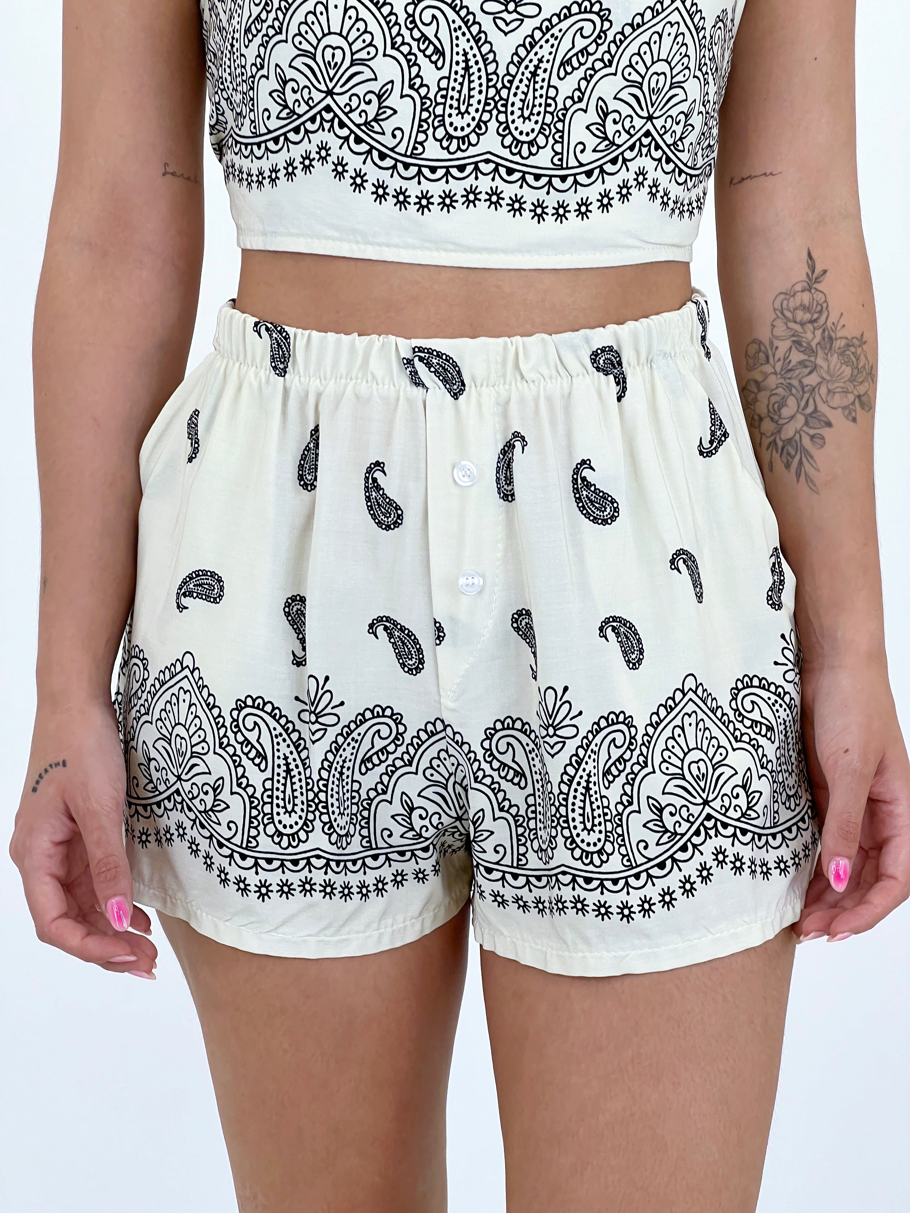 Short paisley