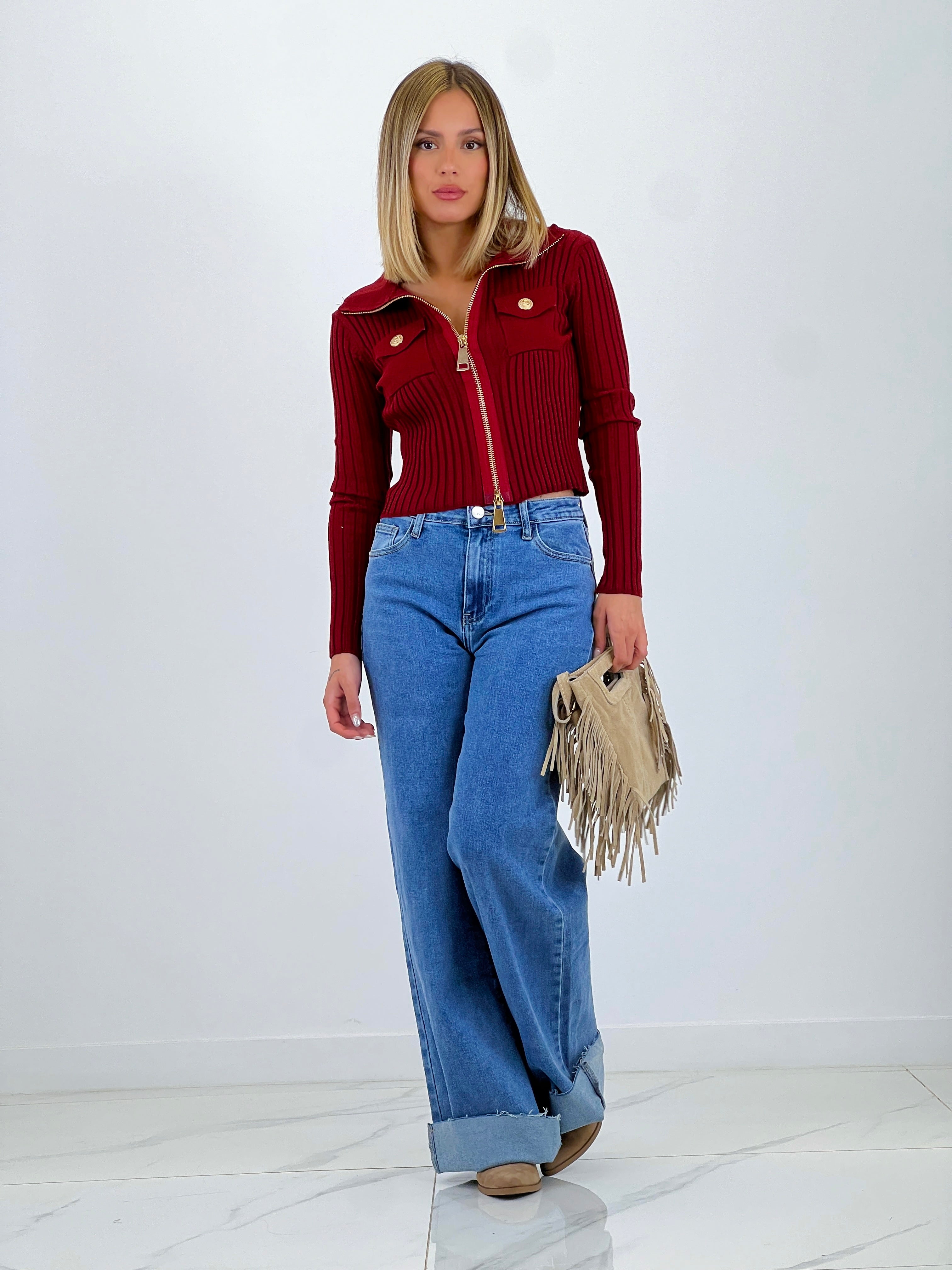 Wide-leg jeans with seamless hem