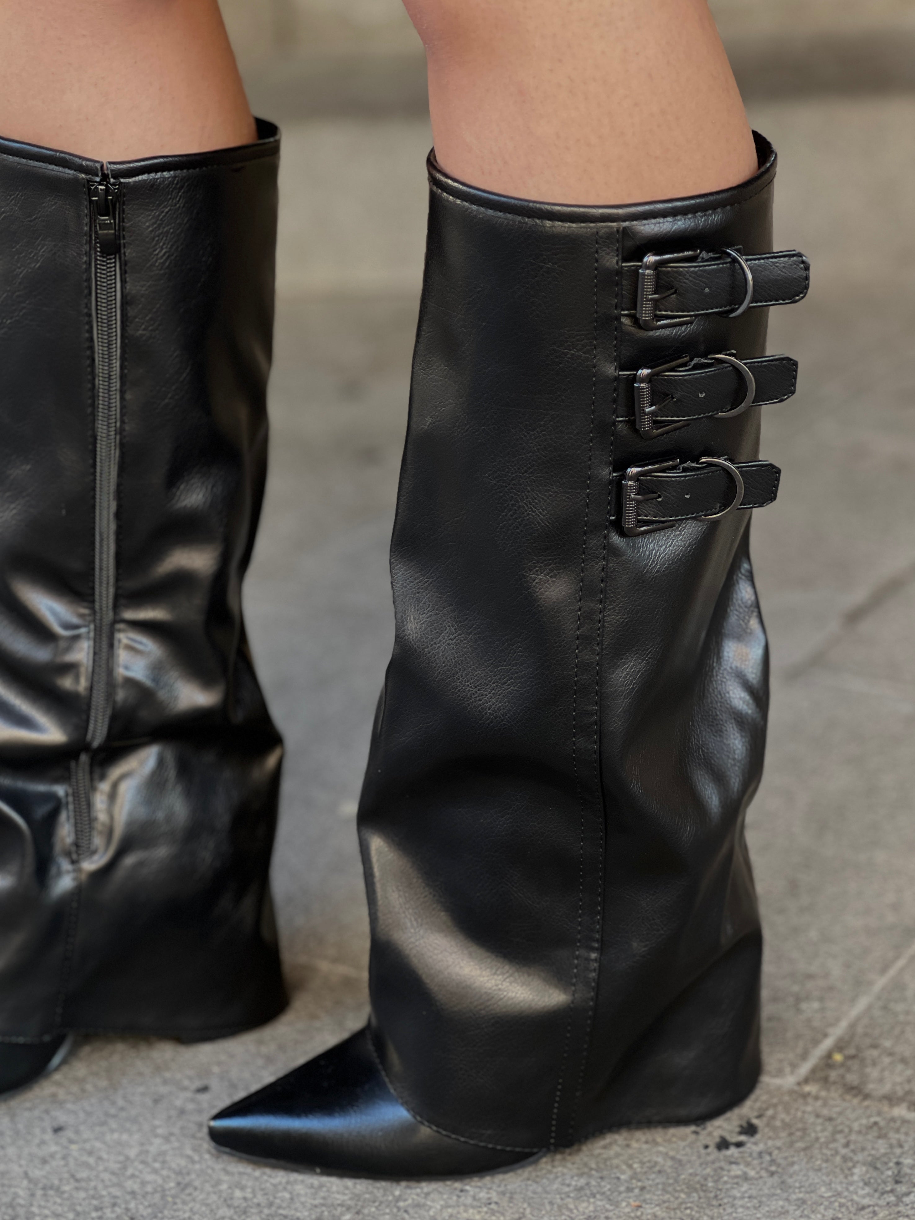 Bota polaina hebillas