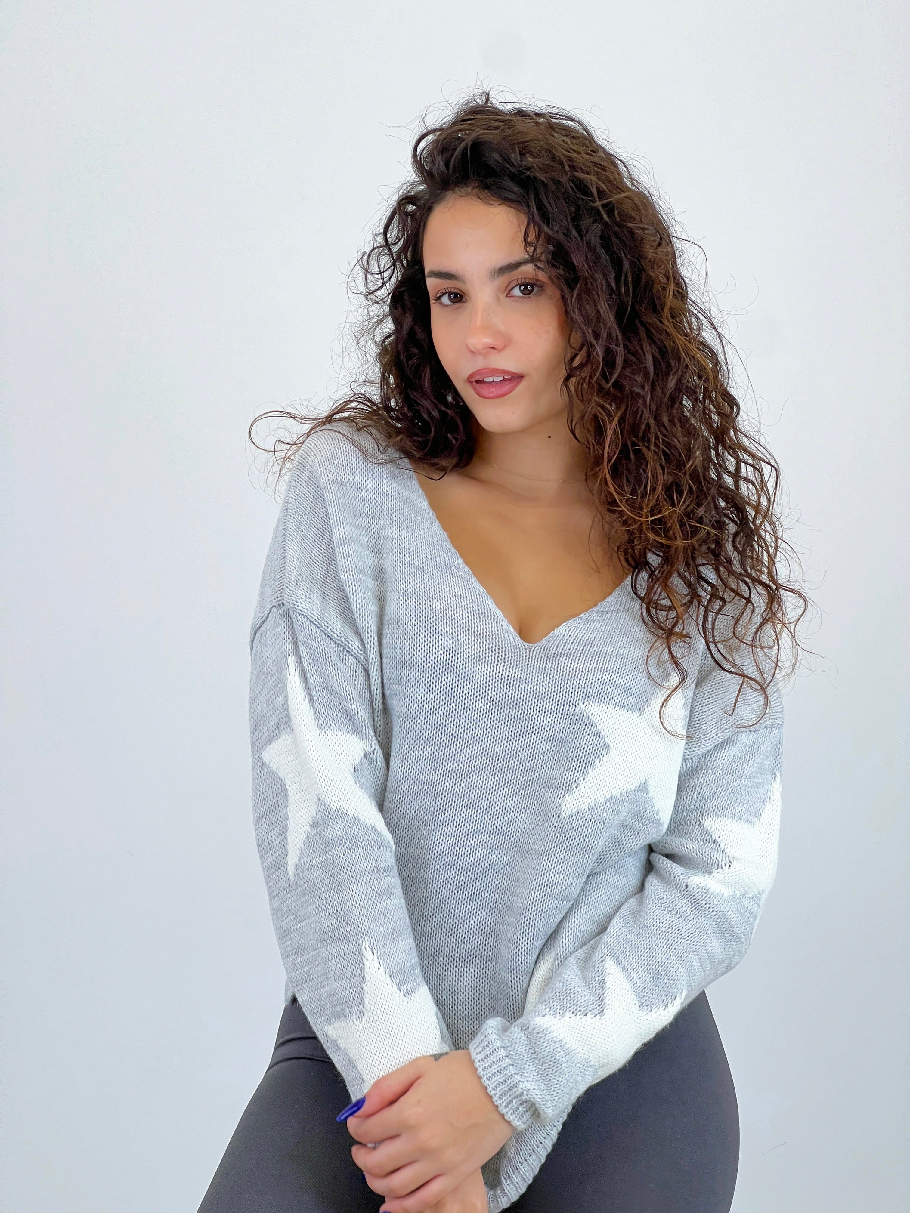 Jersey decote em V estrelas