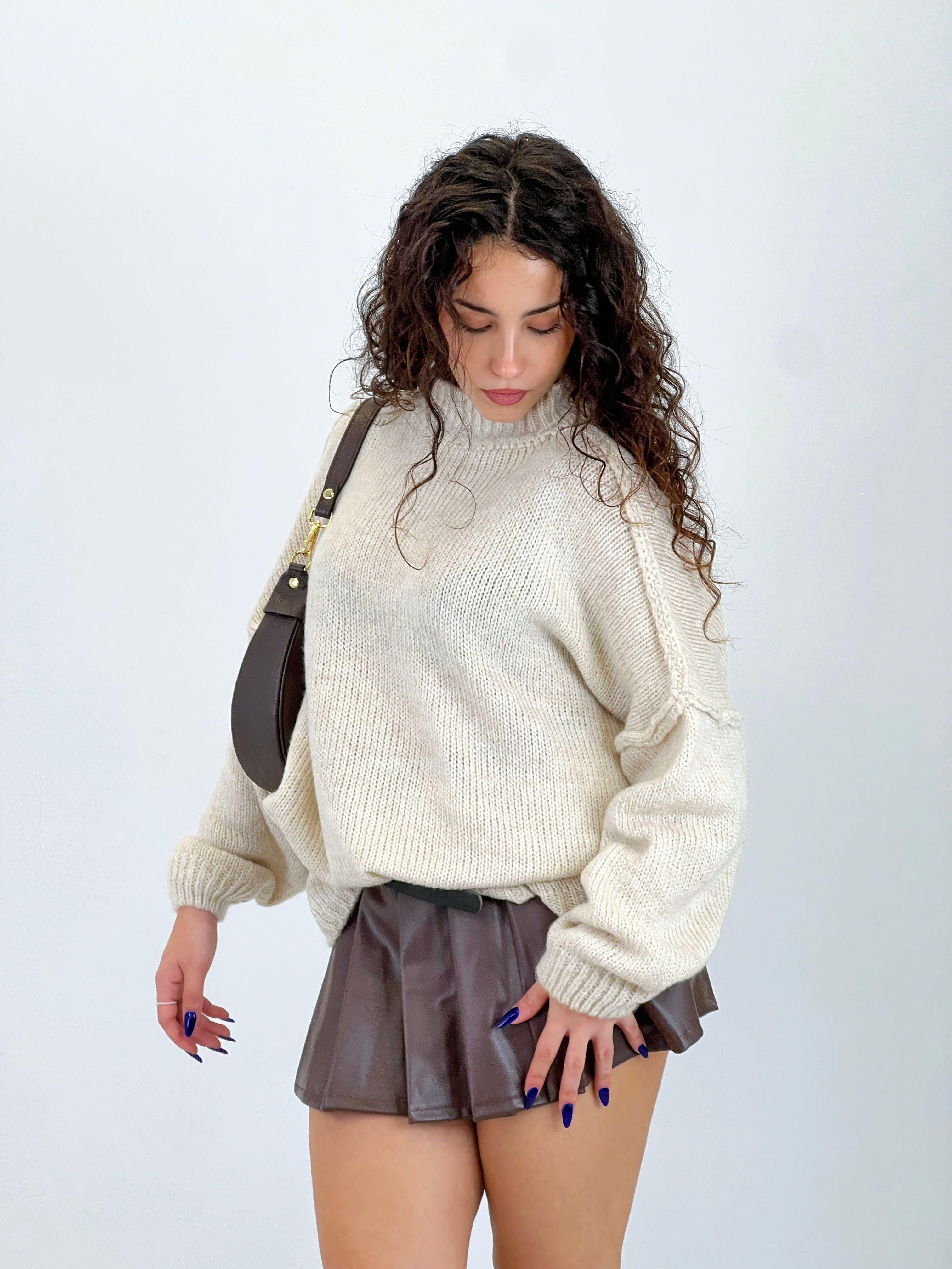 Saia curta de polipele com pregas