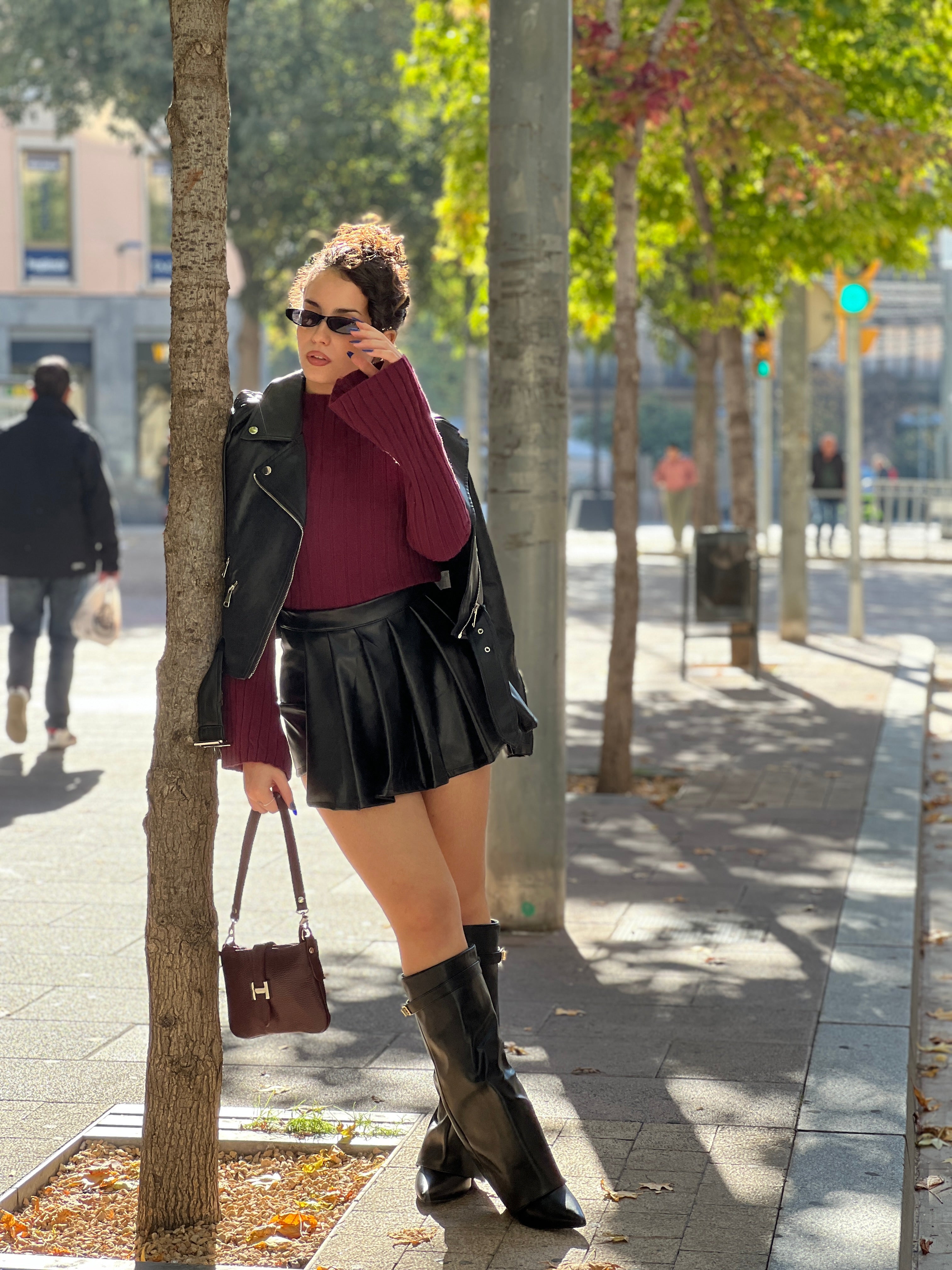 Saia curta de polipele com pregas