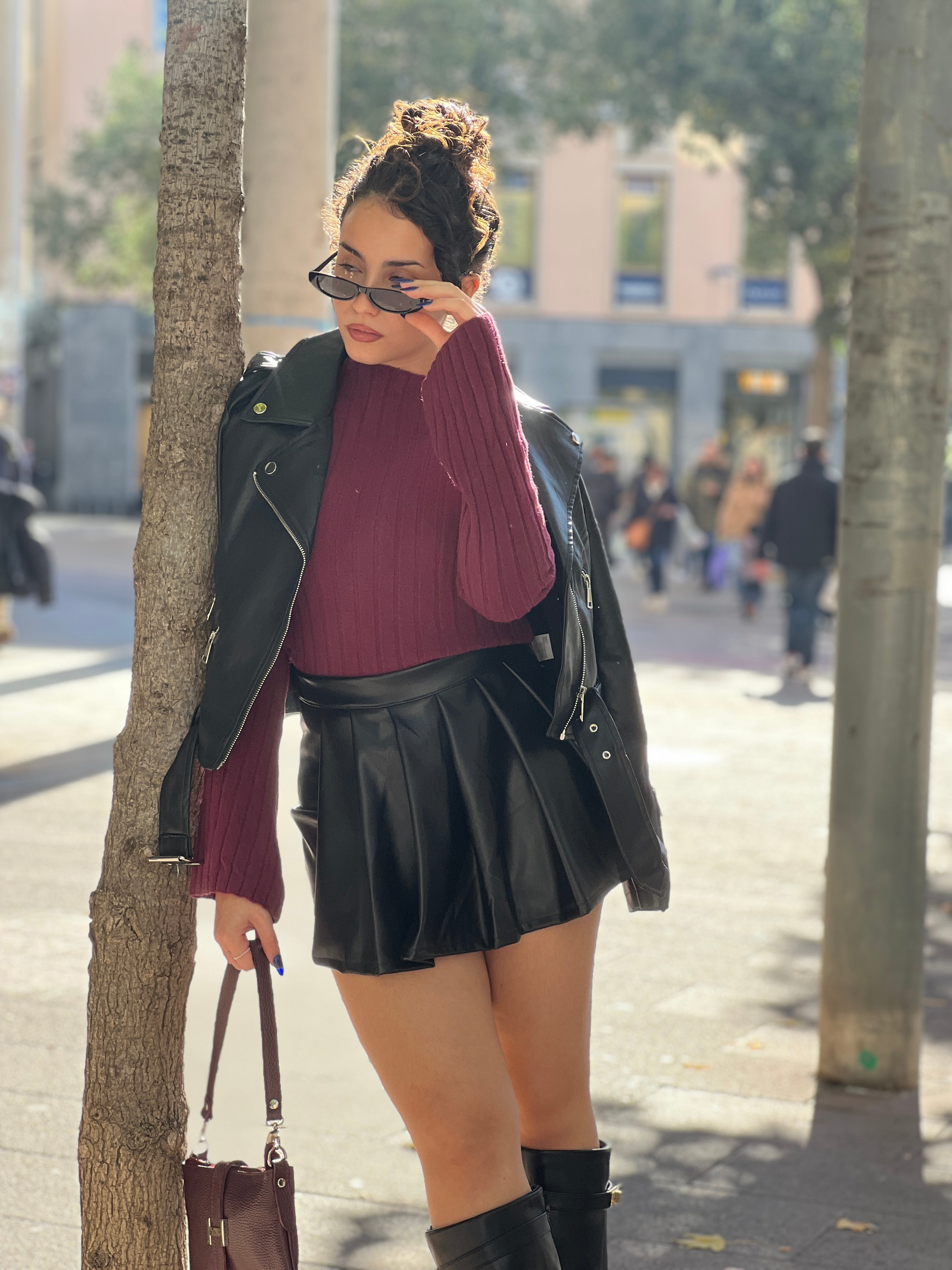 Saia curta de polipele com pregas