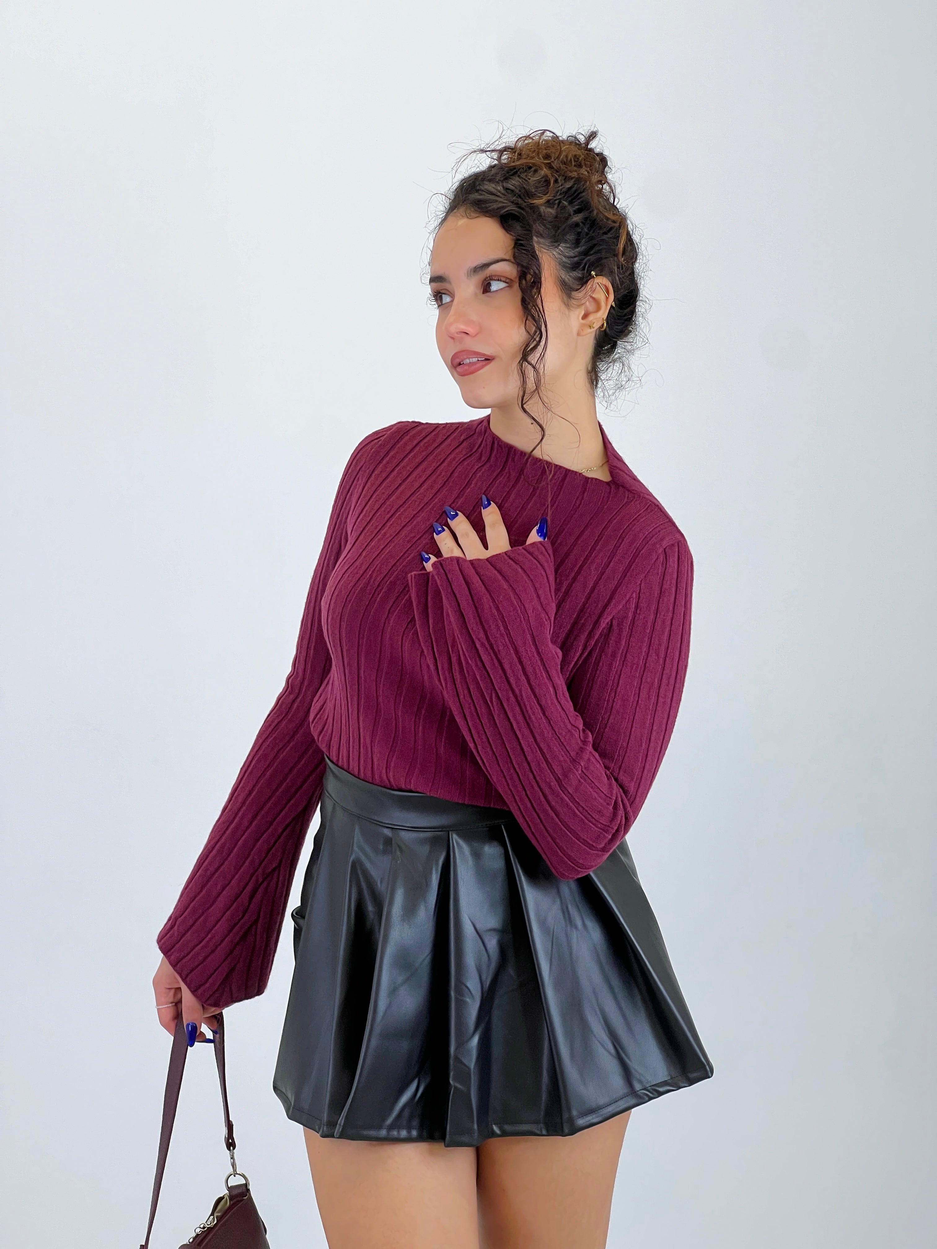 Saia curta de polipele com pregas