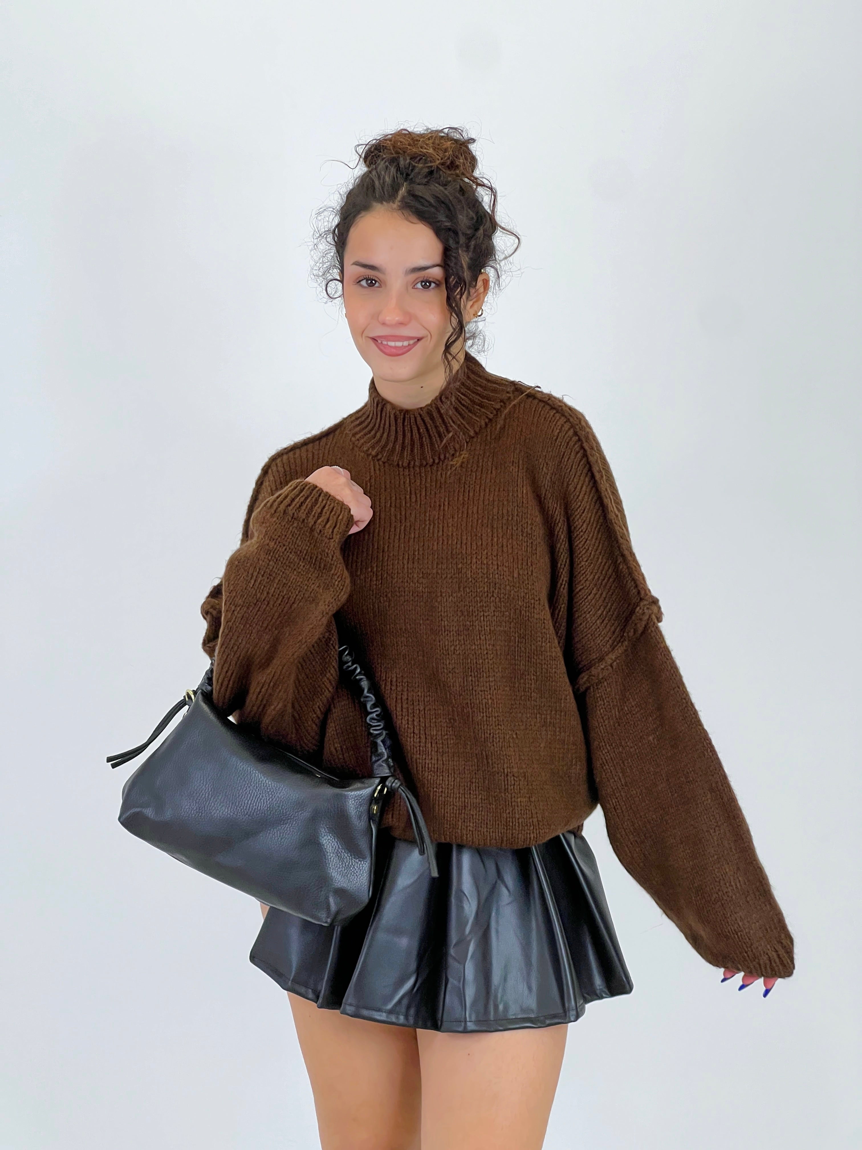 Saia curta de polipele com pregas