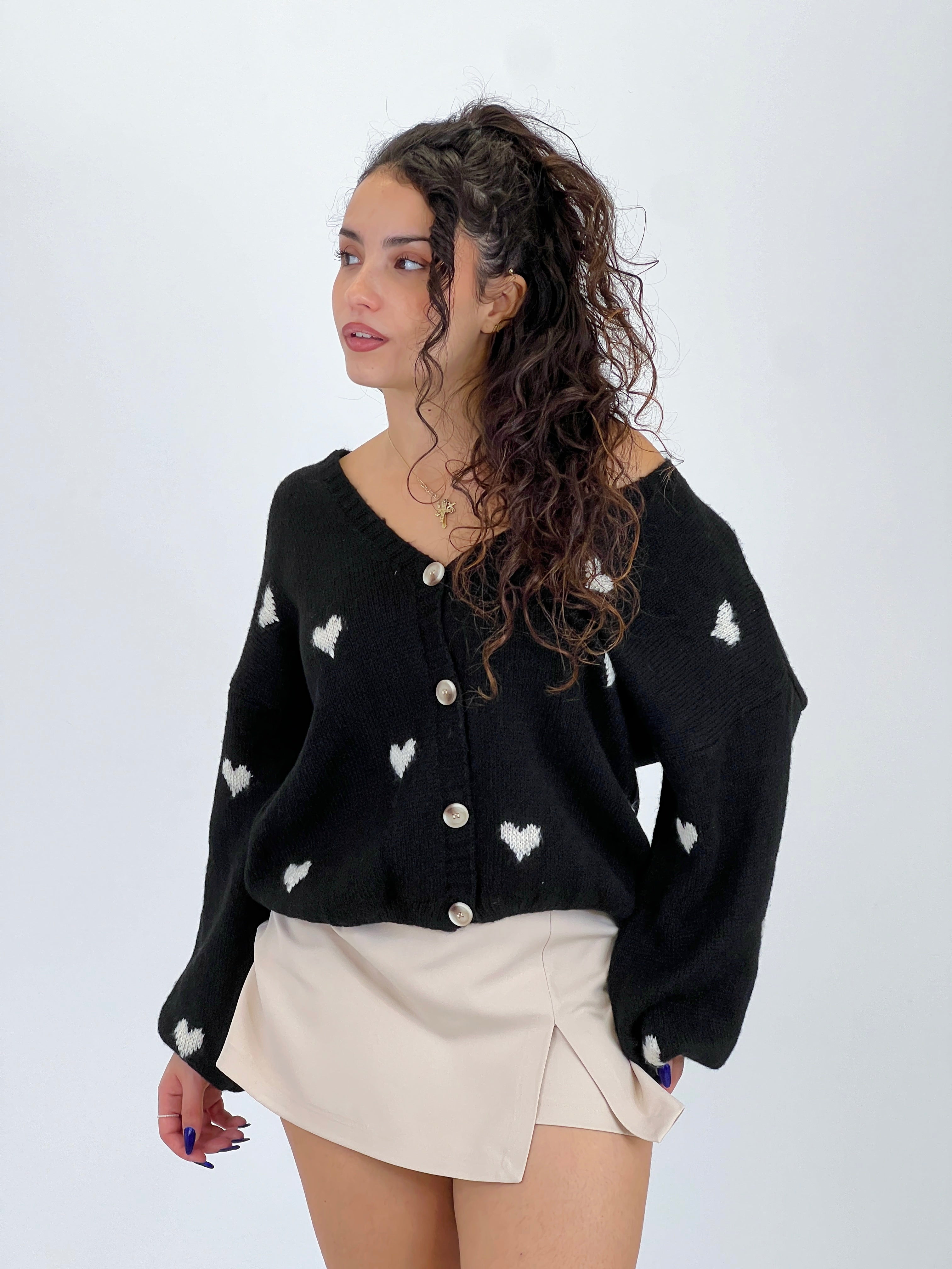 Camisola com botões e corações