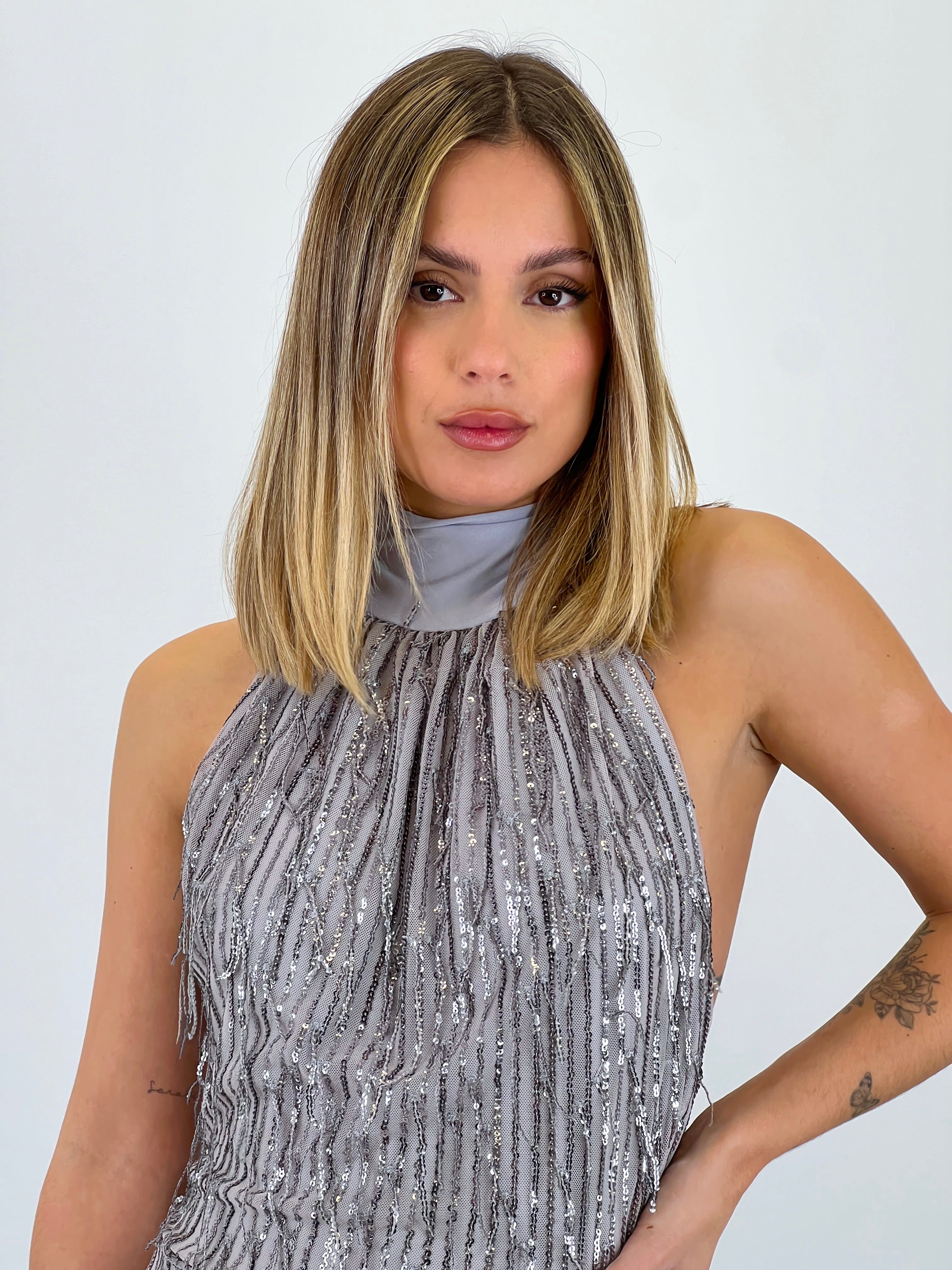 Mono halter flecos lentejuelas