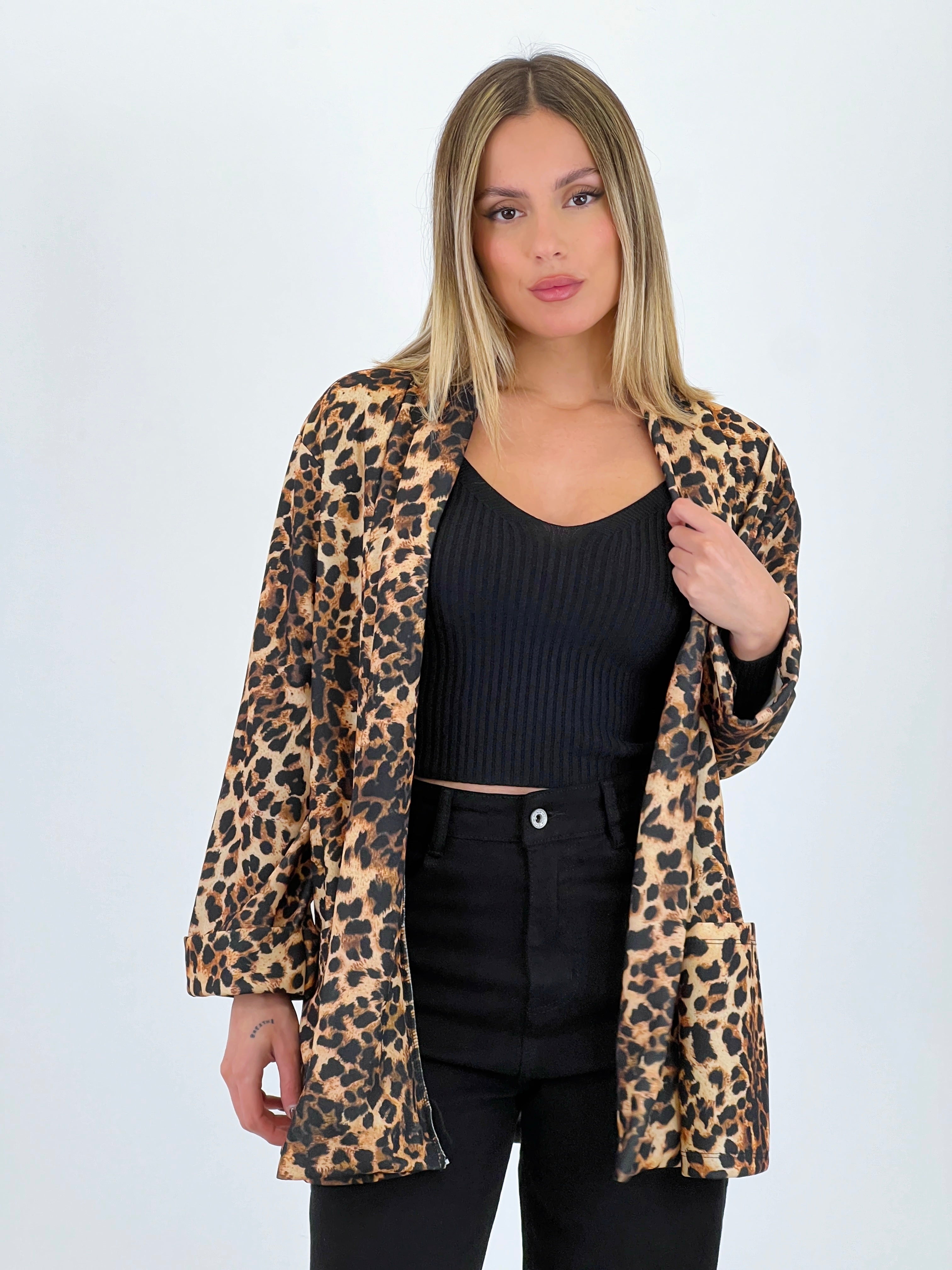 Blazer with animal print pockets