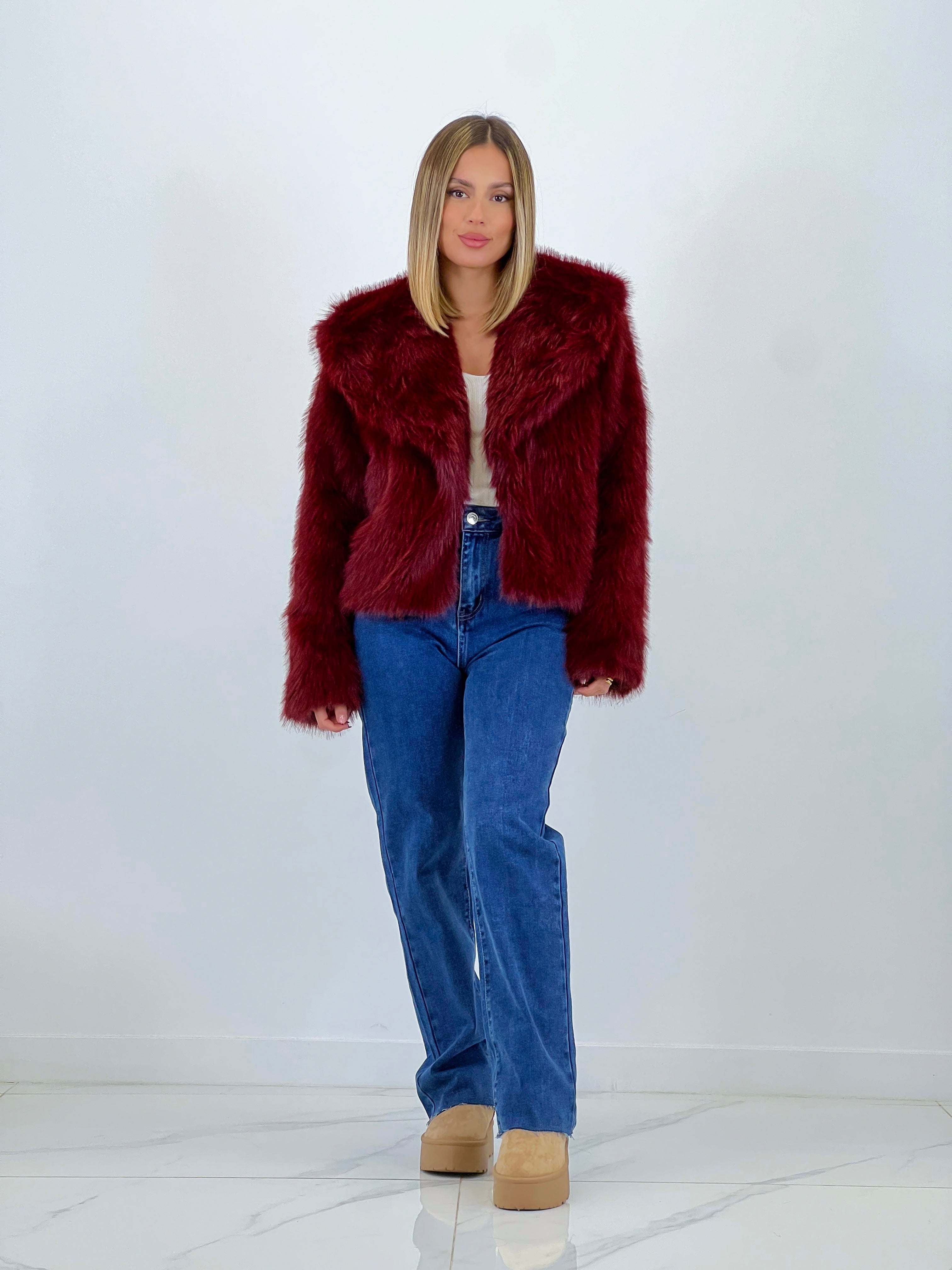 Abrigo corto efecto pelo