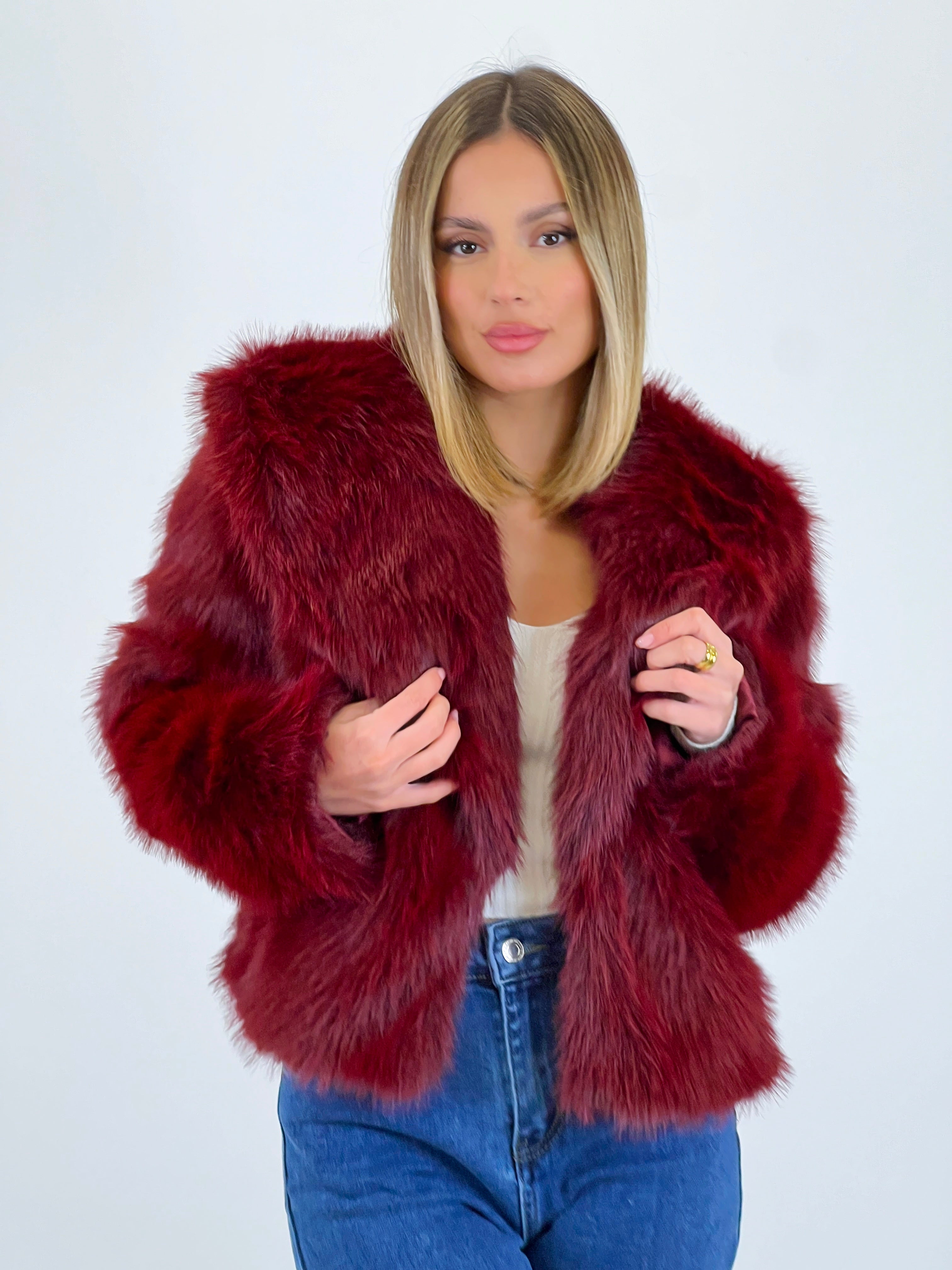 Abrigo corto efecto pelo