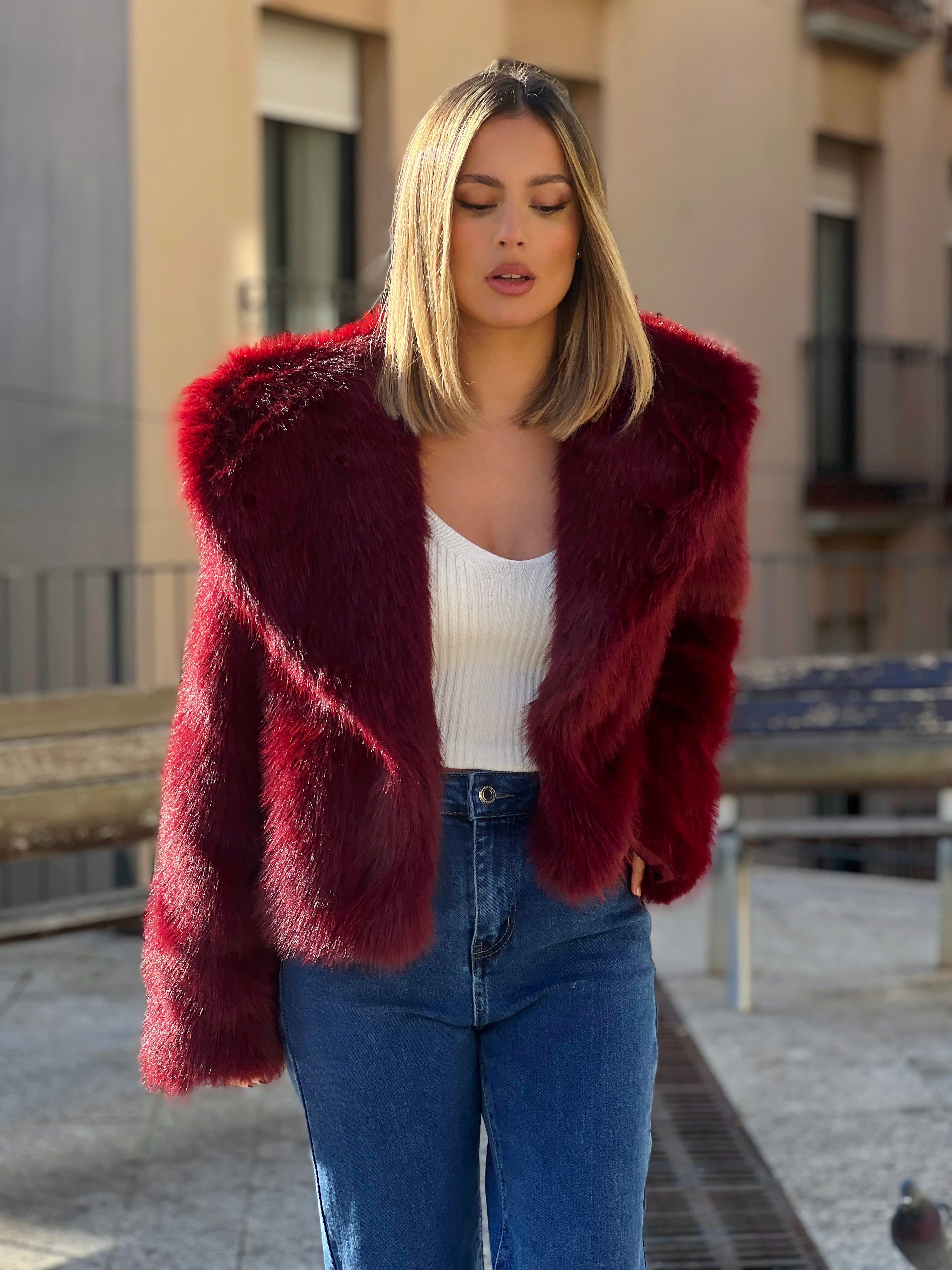 Abrigo corto efecto pelo