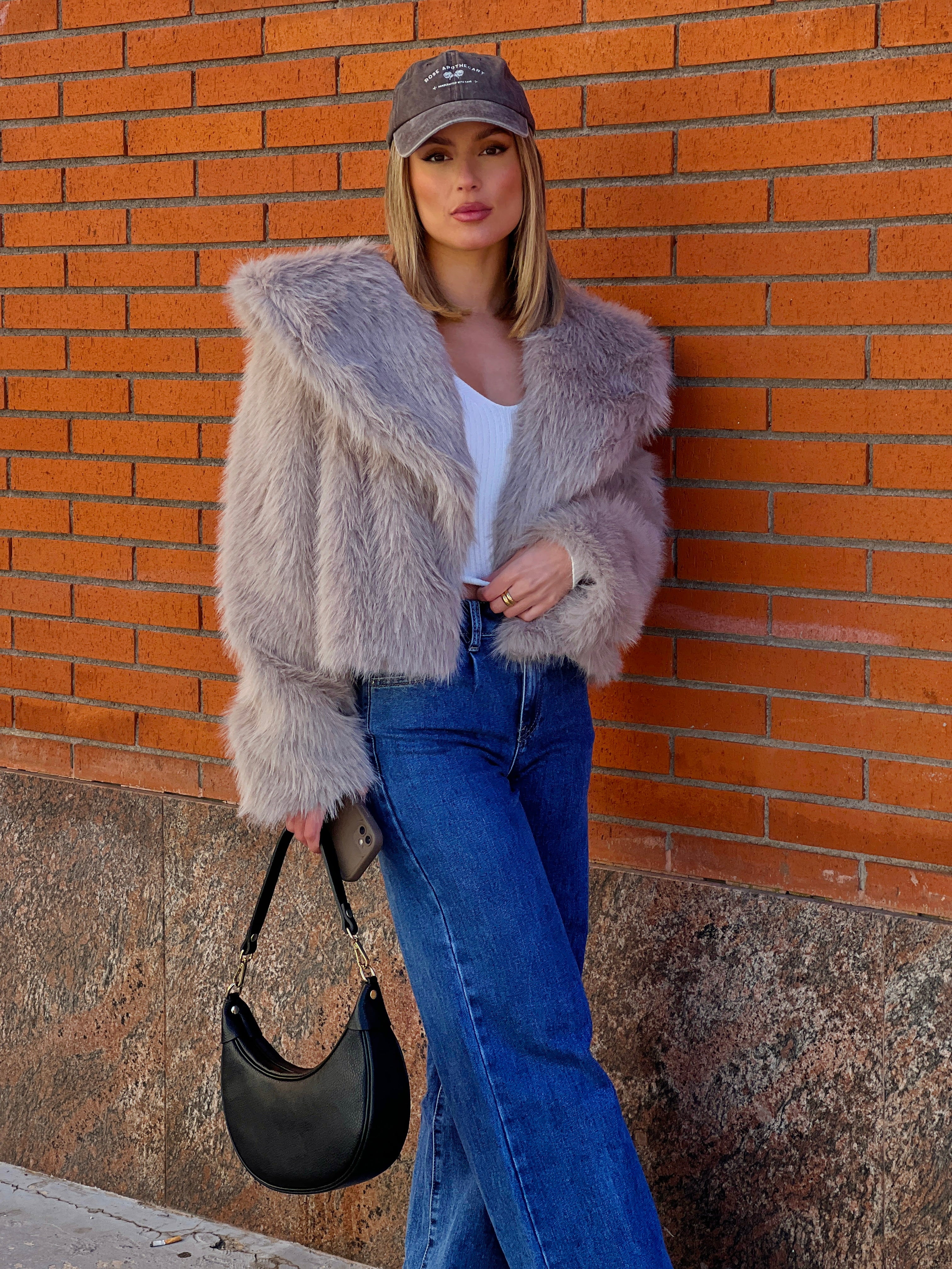 Short fur-effect coat