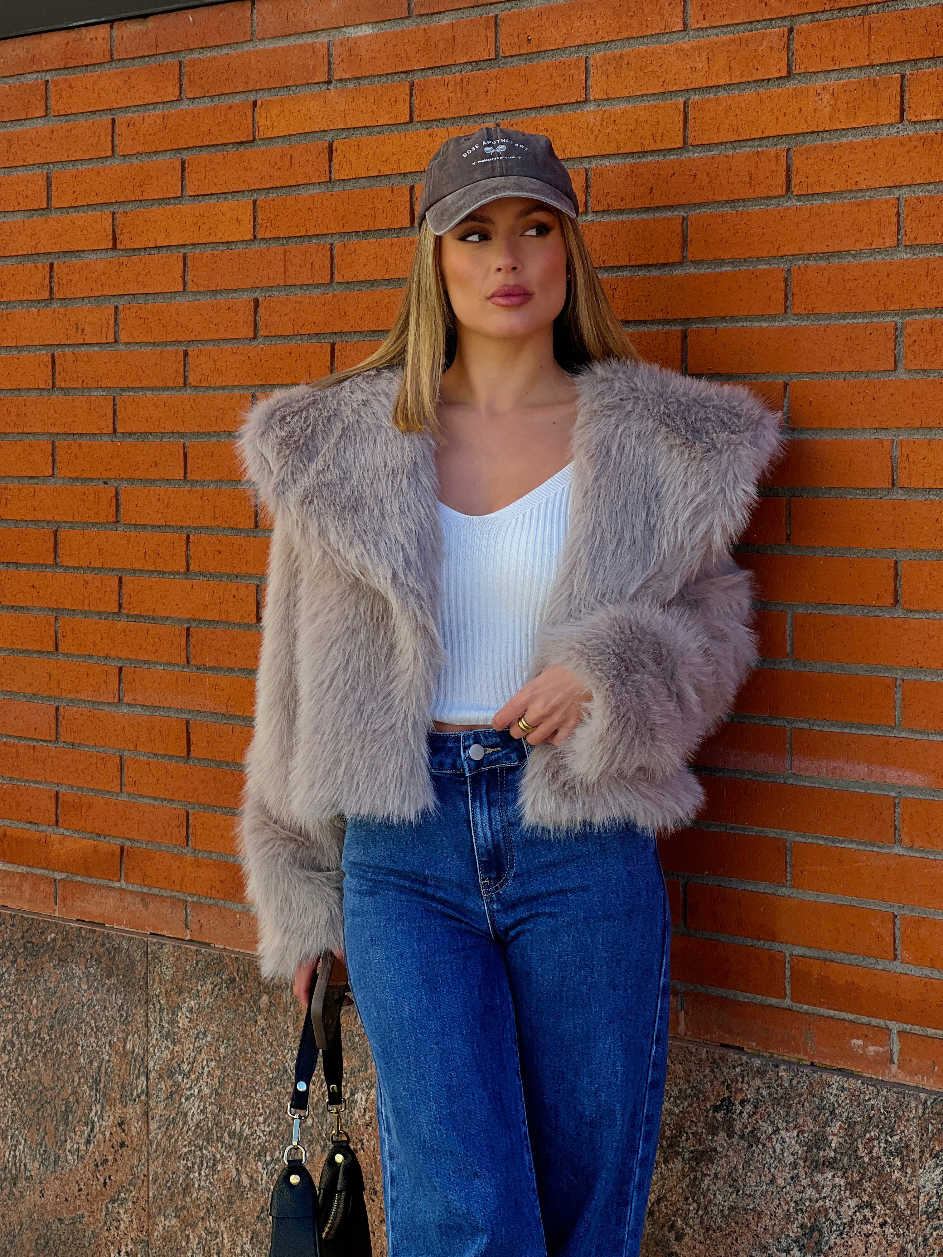 Short fur-effect coat
