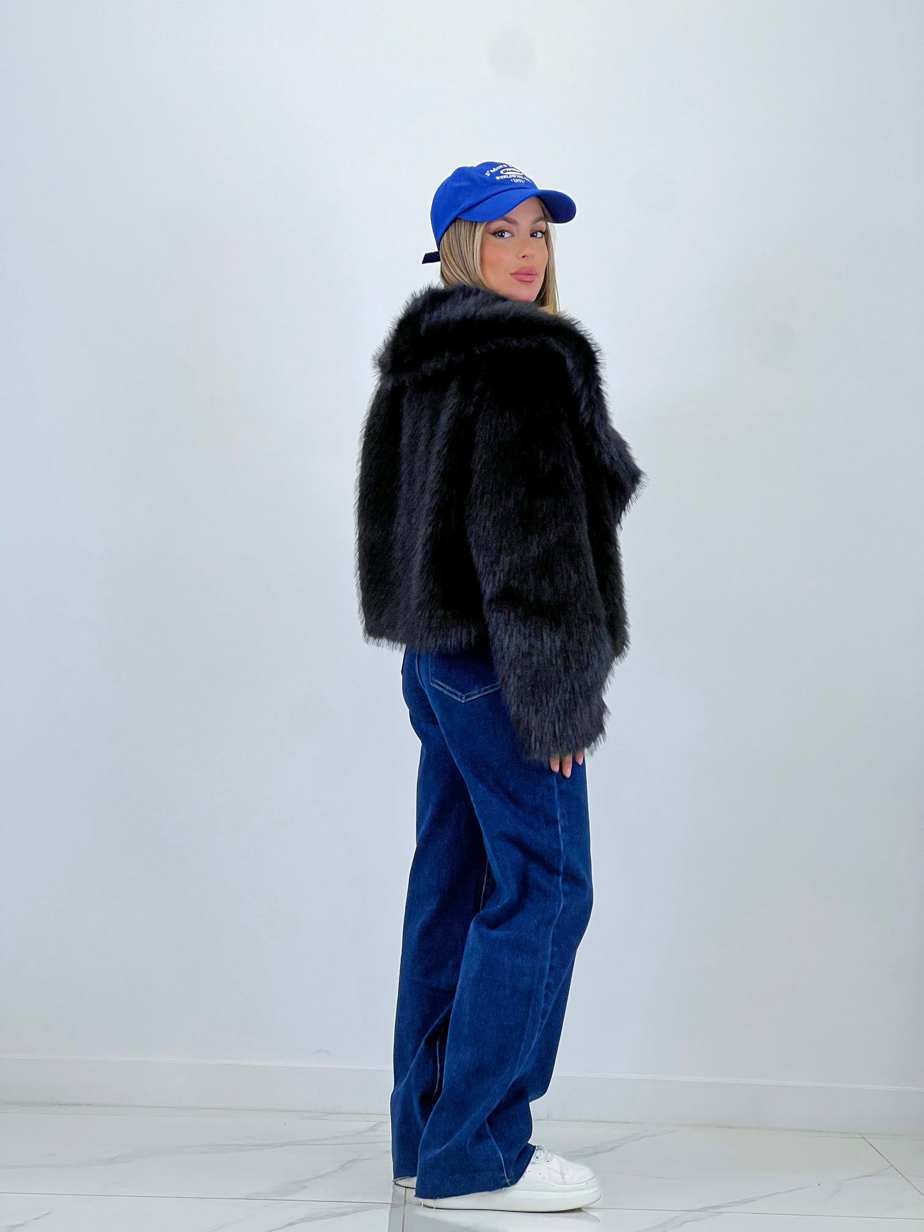 Abrigo corto efecto pelo