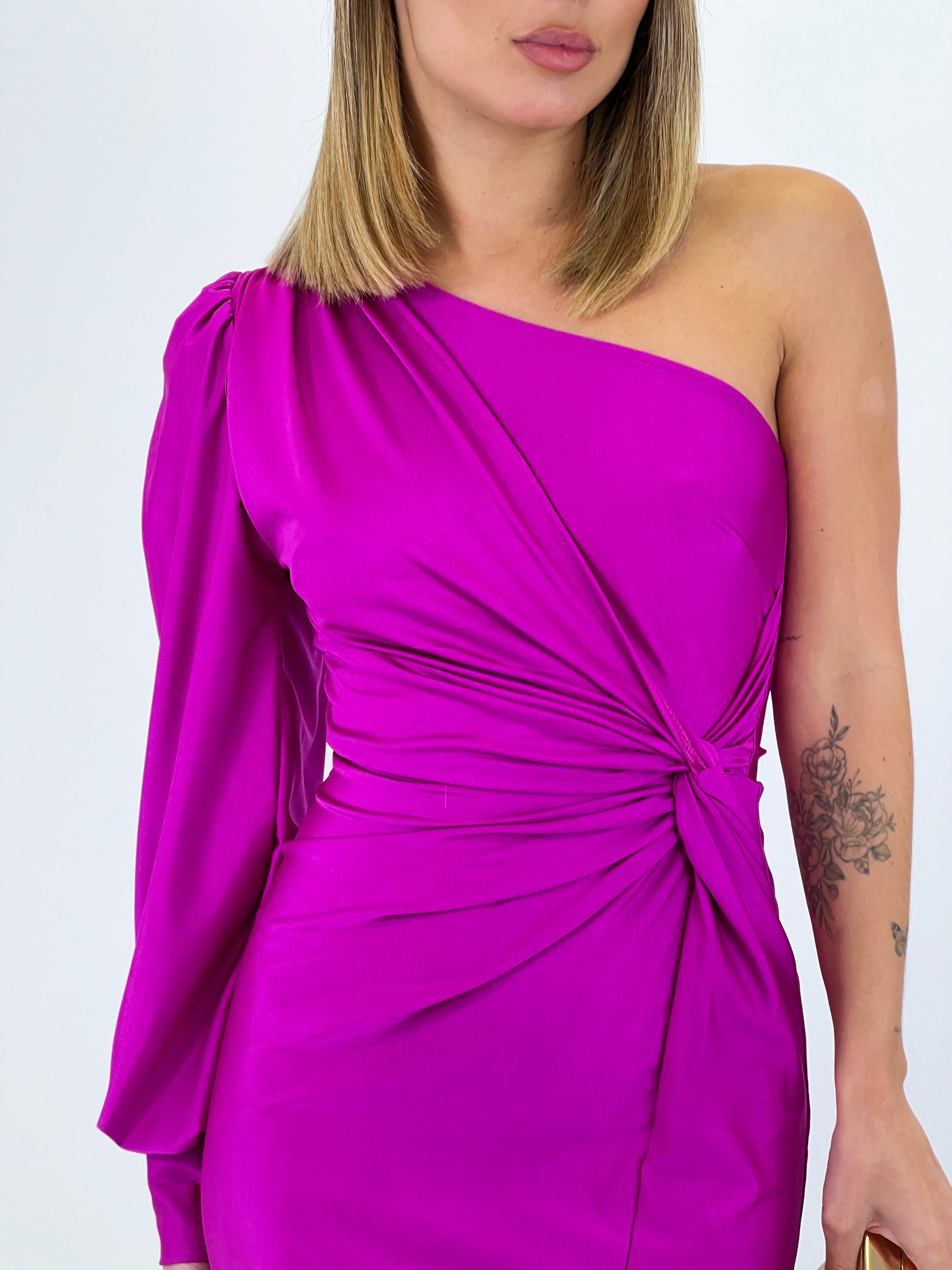 Vestido manga asimétrica Hera