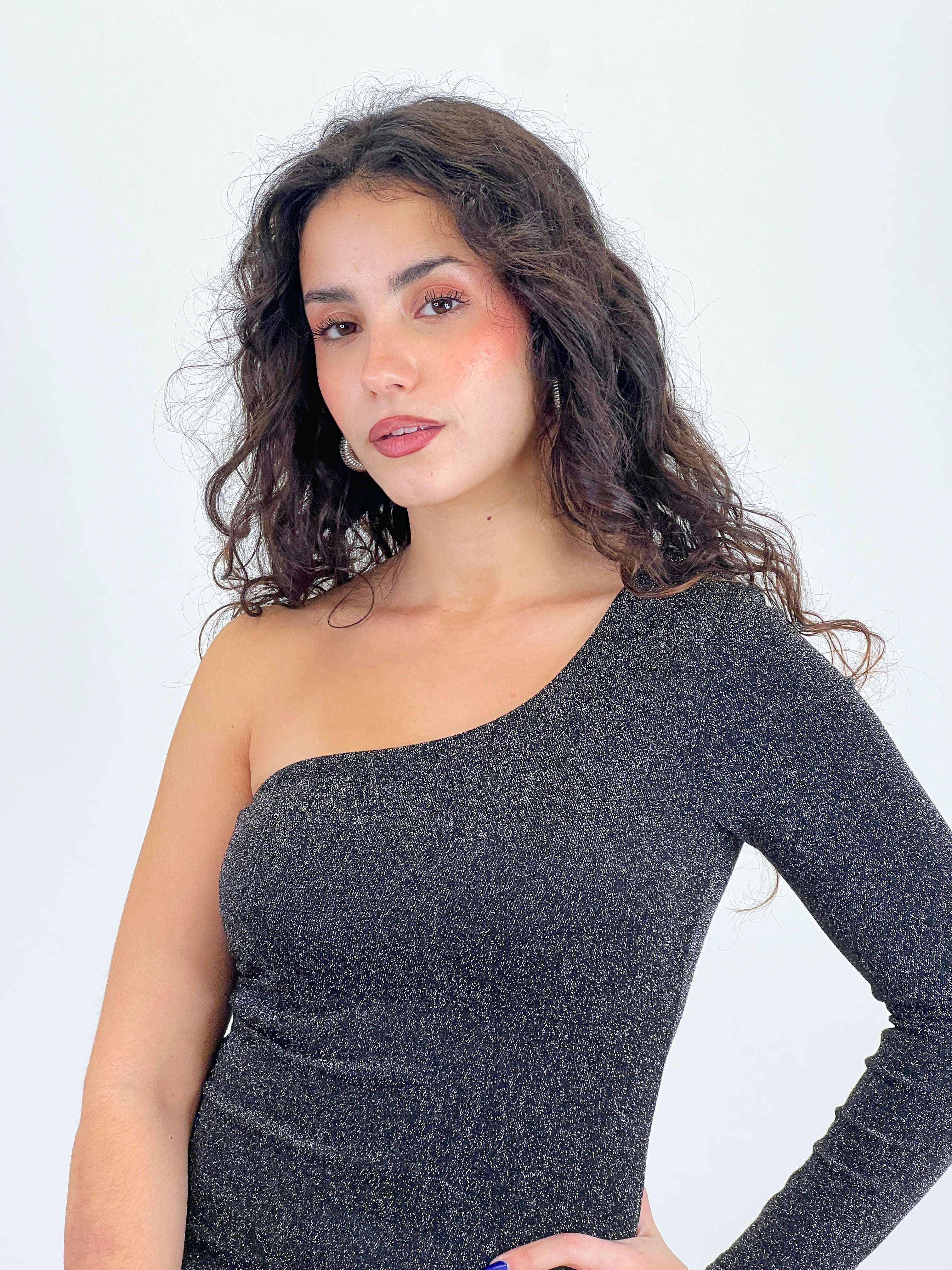 Vestido lurex corto asimétrico