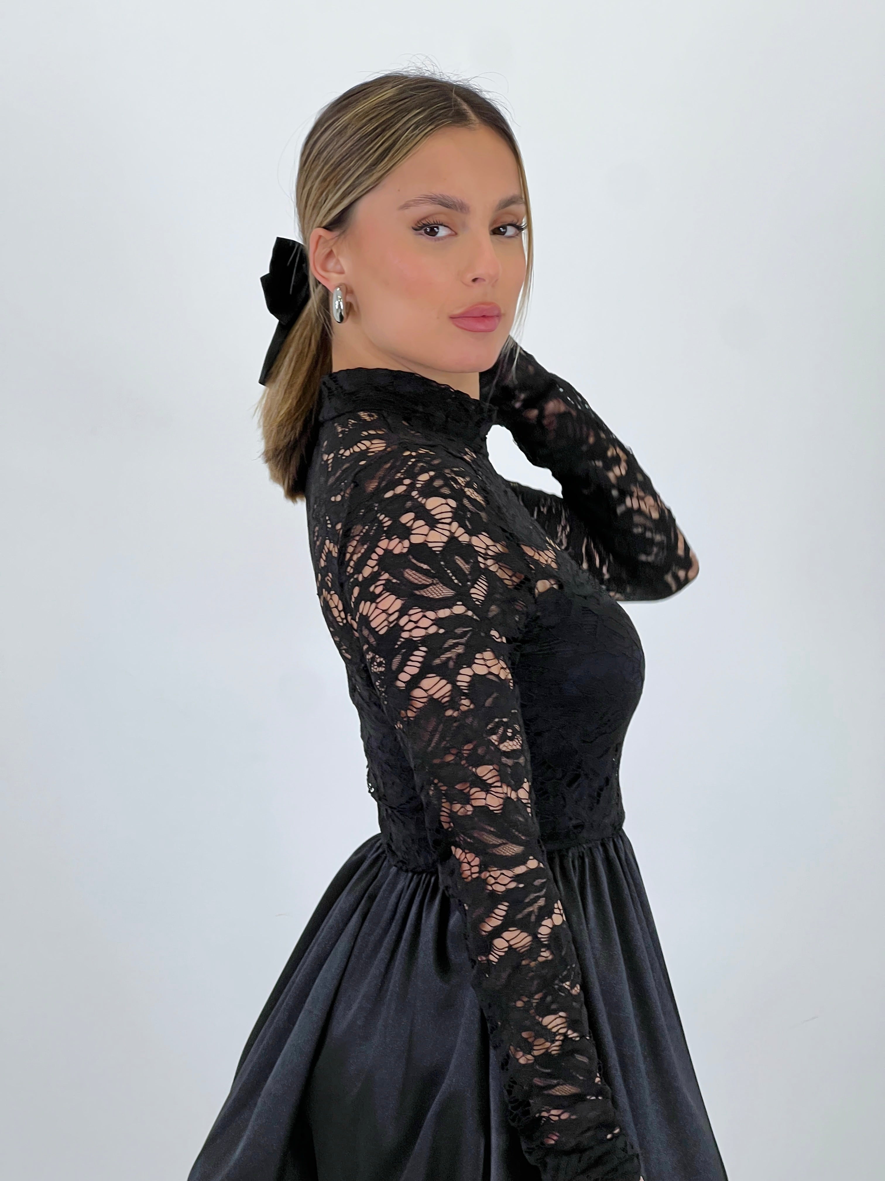 Vestido encaje falda globo