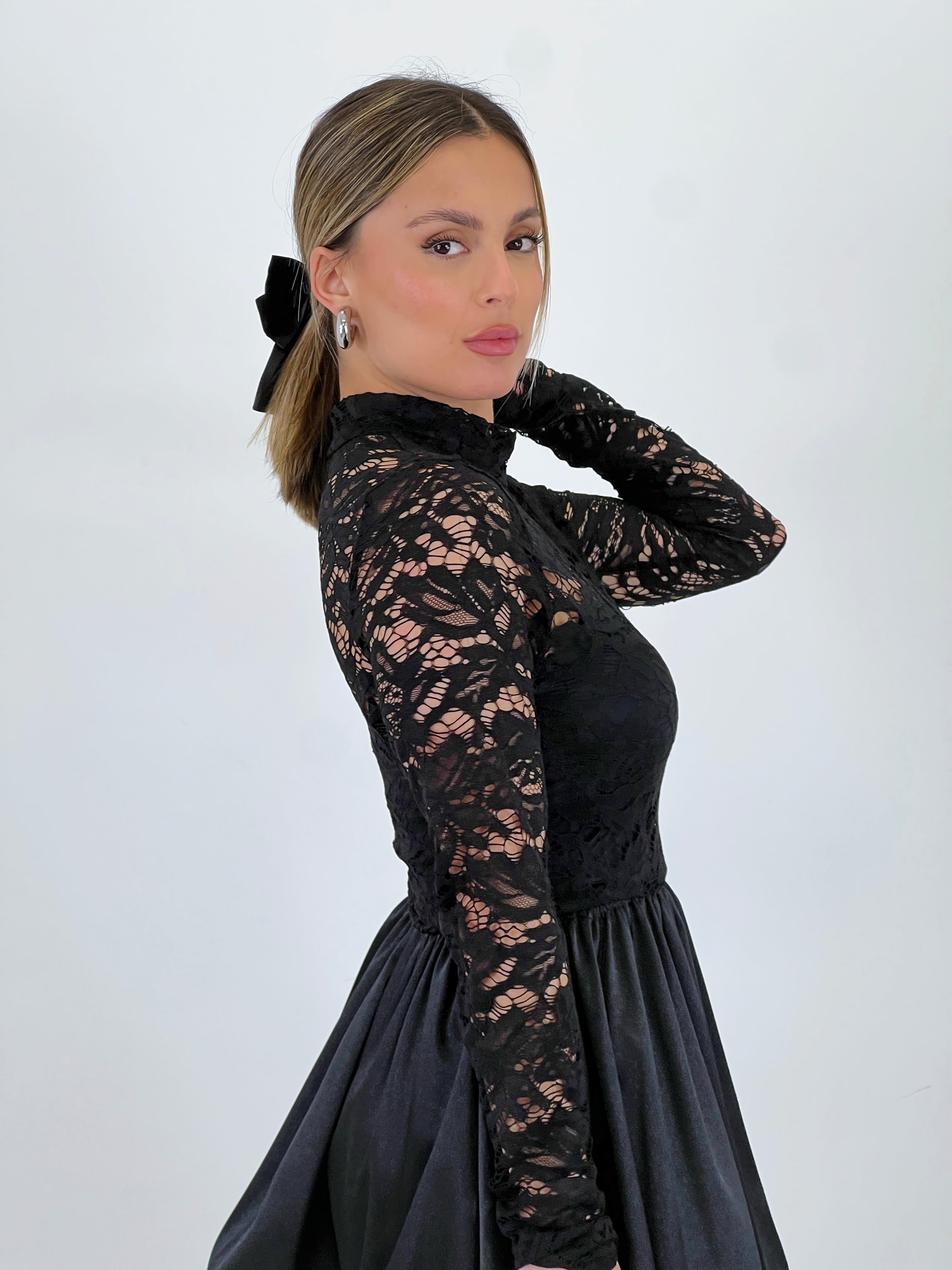 Vestido encaje falda globo