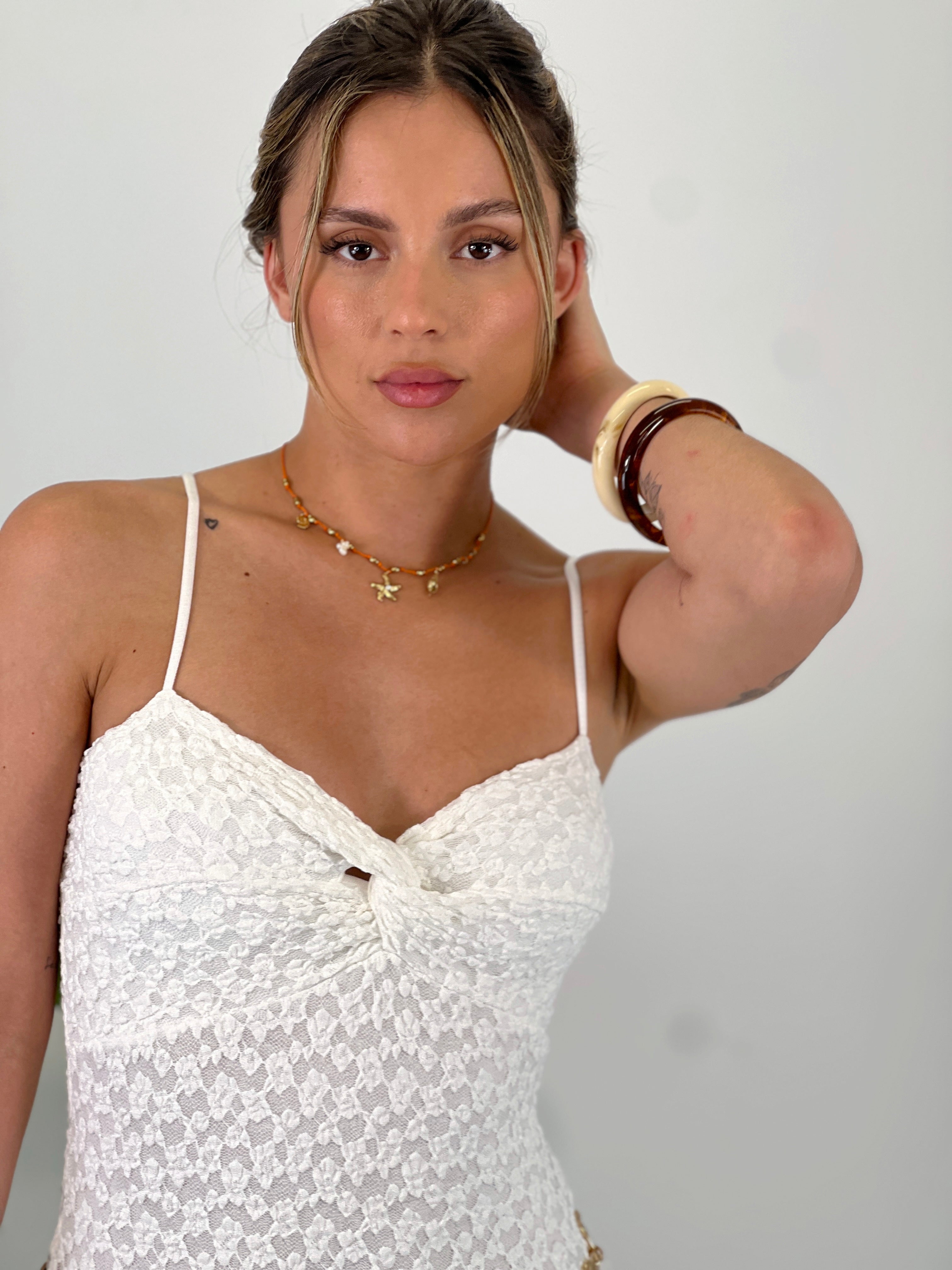 Collar con abalorios colgantes