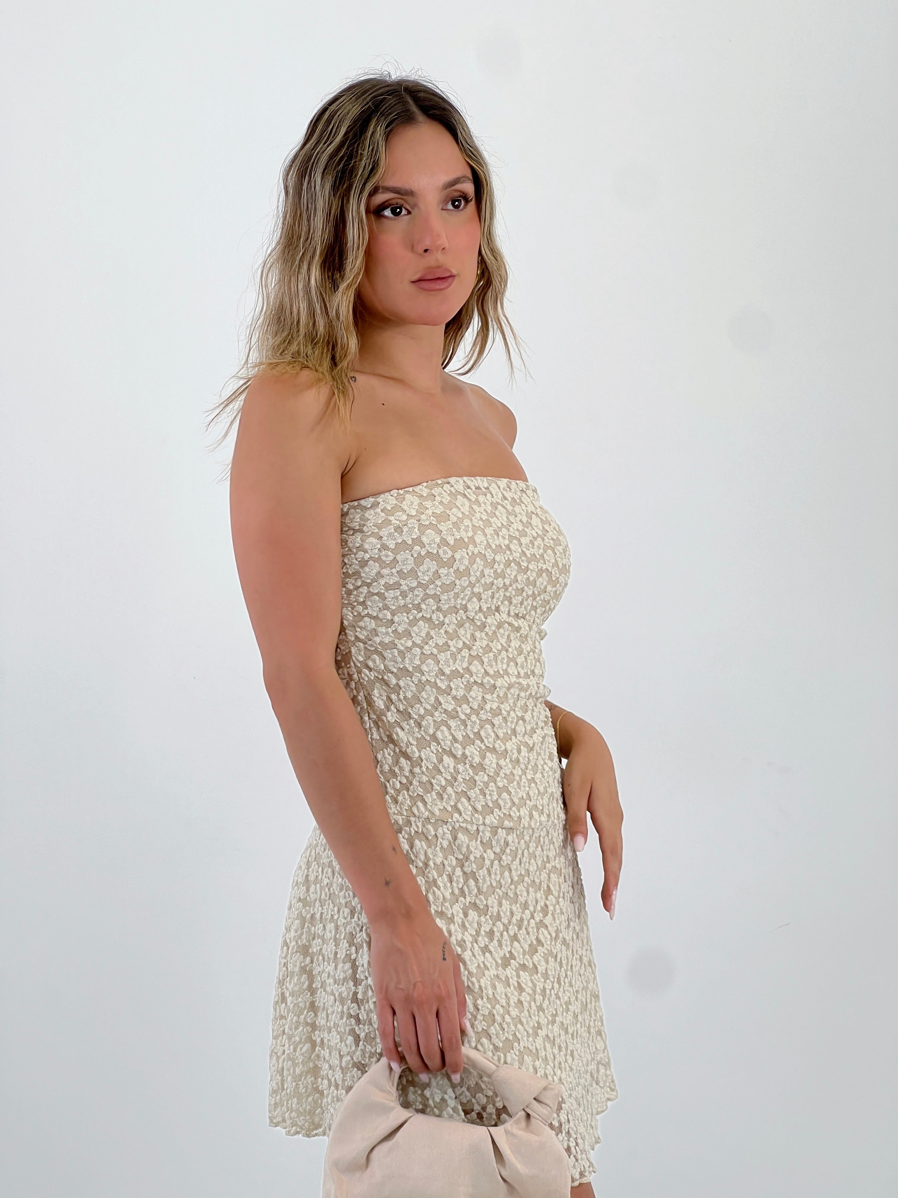 Robe bustier en dentelle