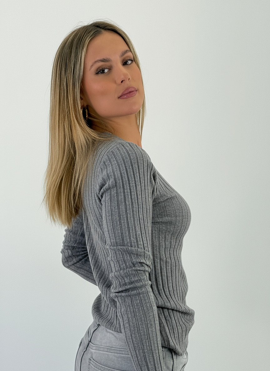 Jersey canalé cuello pico