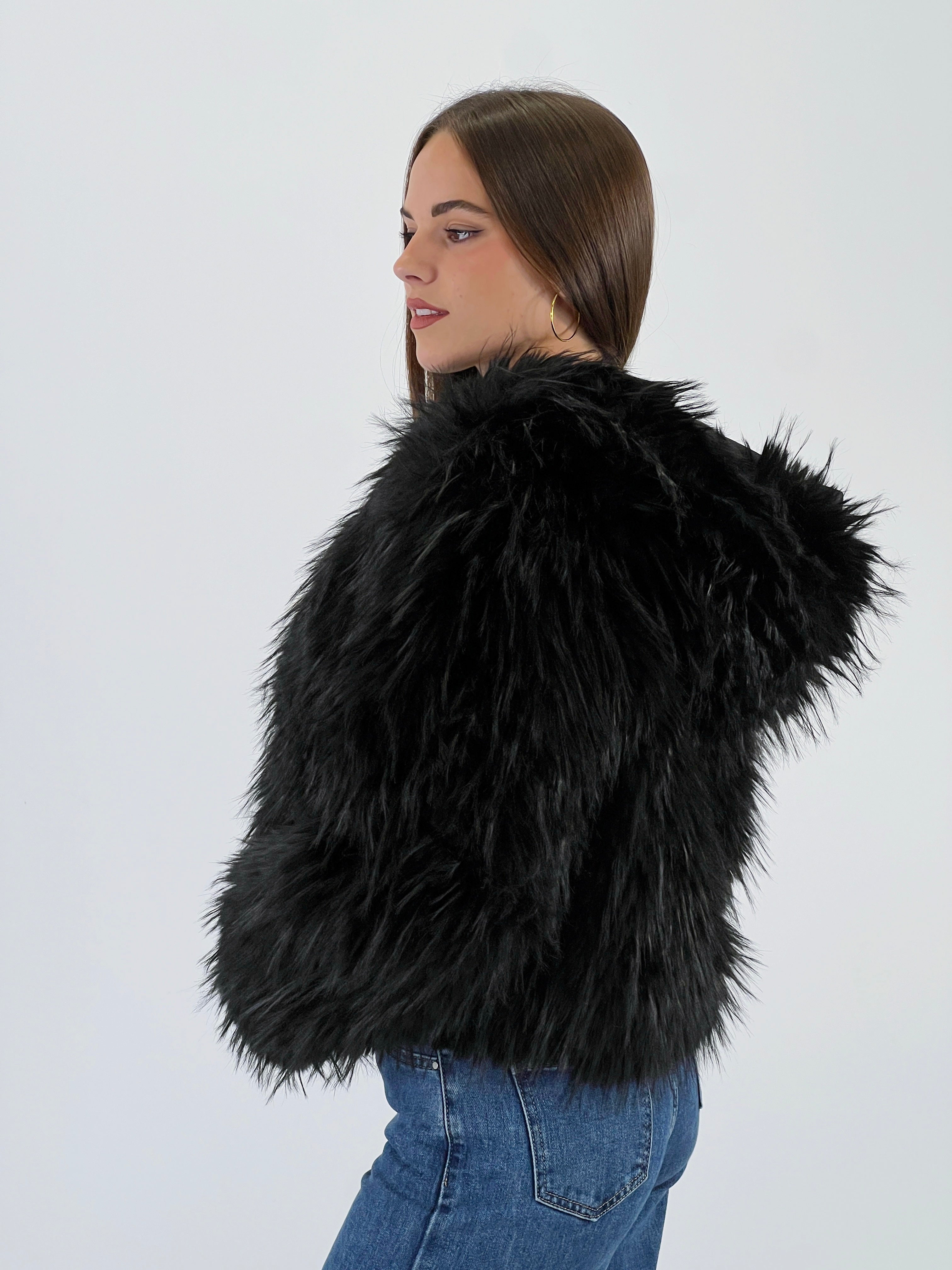 Chaqueta efecto pelo capucha