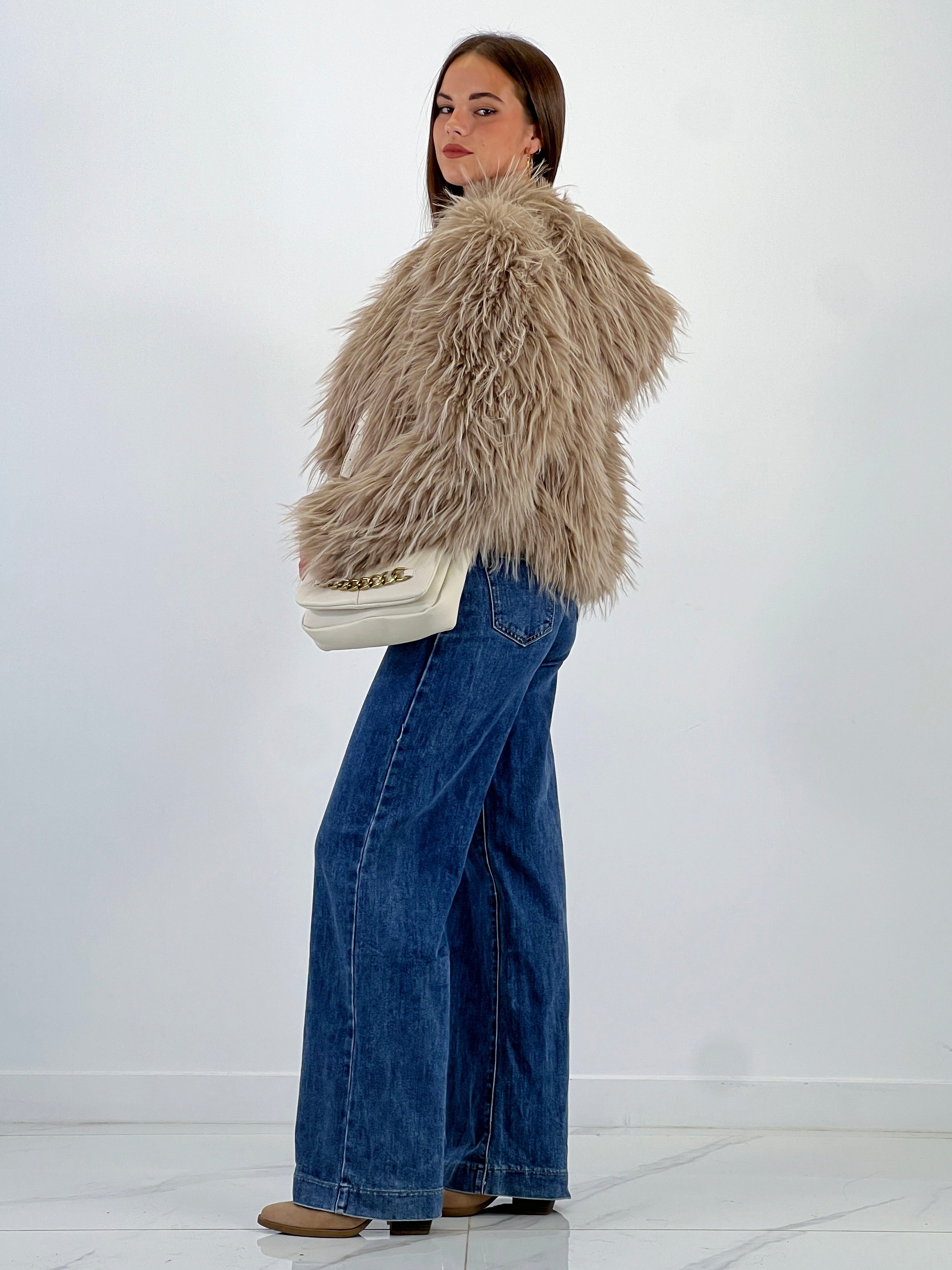 Chaqueta efecto pelo capucha