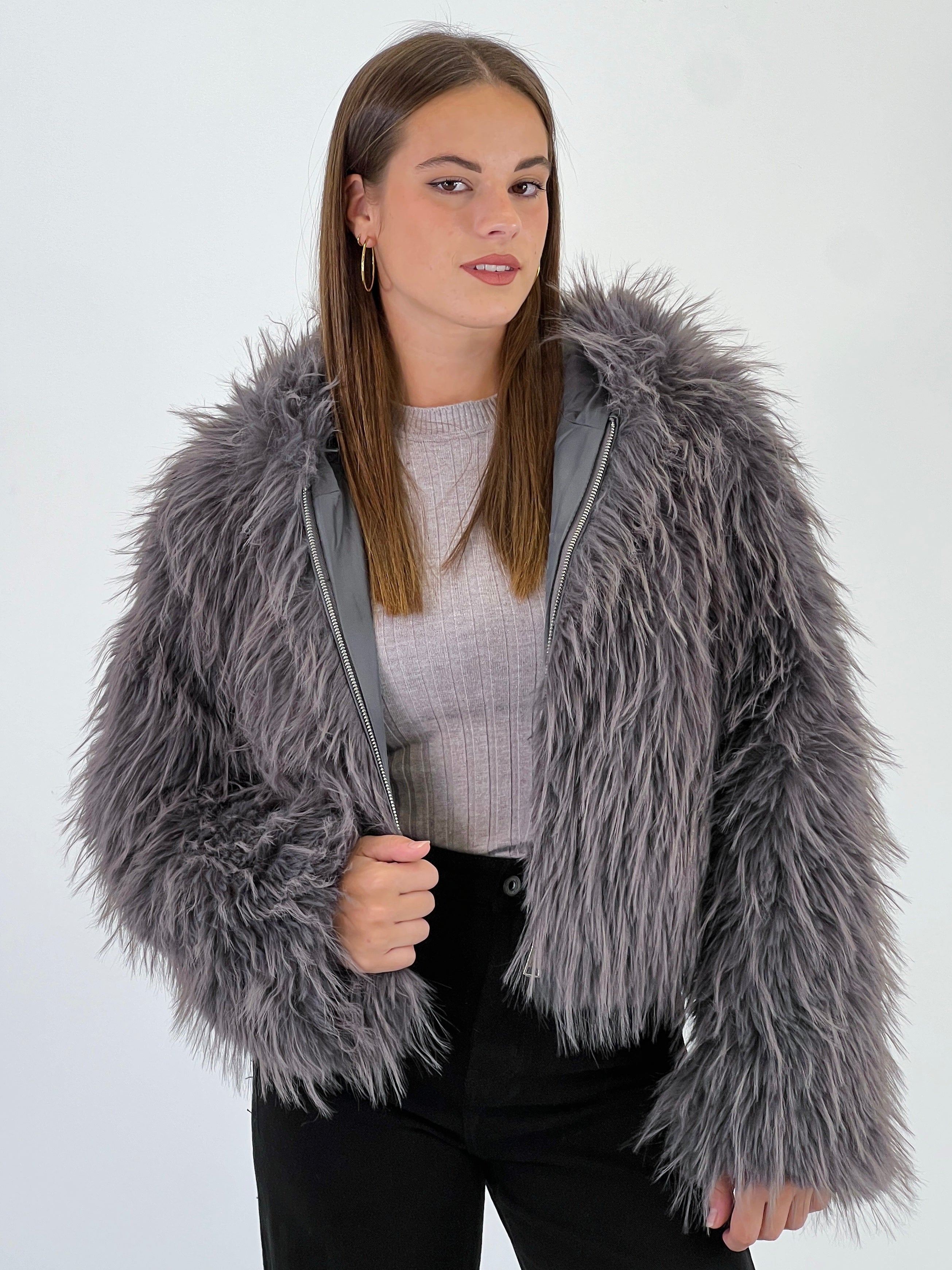 Chaqueta efecto pelo capucha