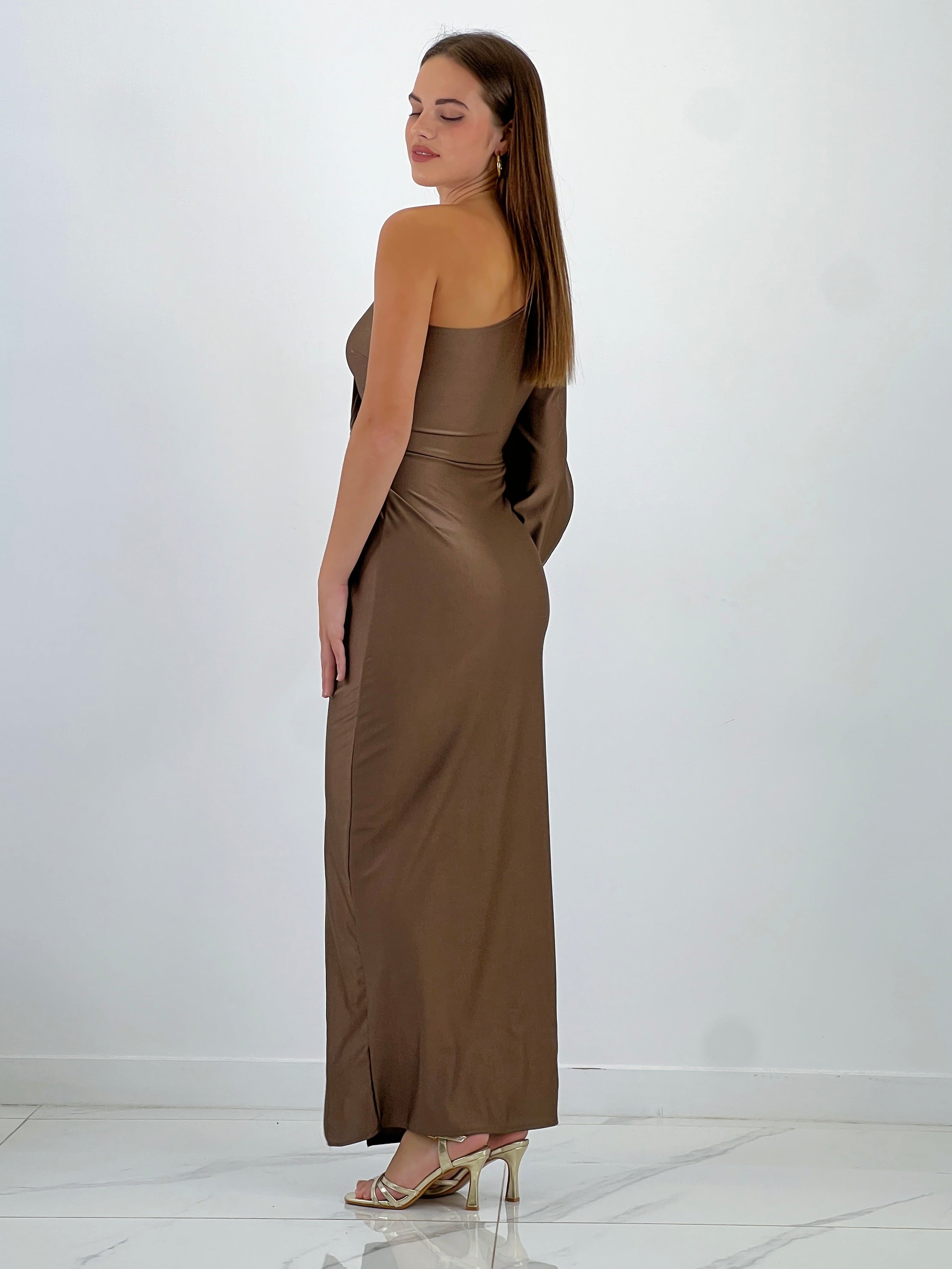 Vestido manga asimétrica Hera