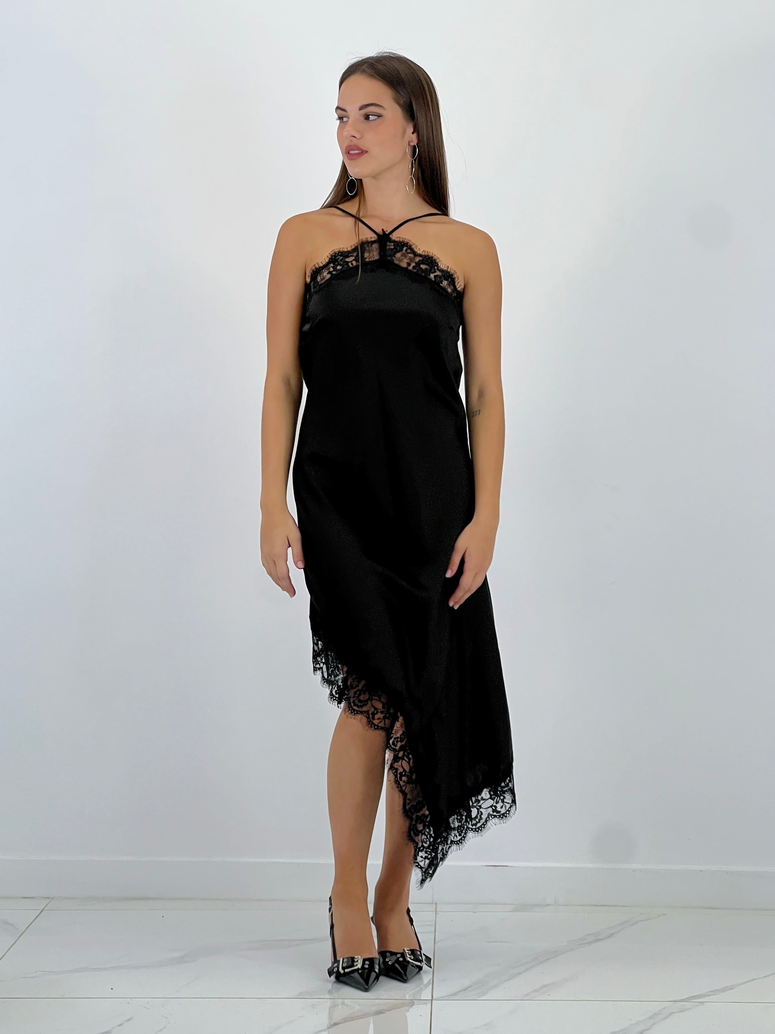 Vestido satinado encaje