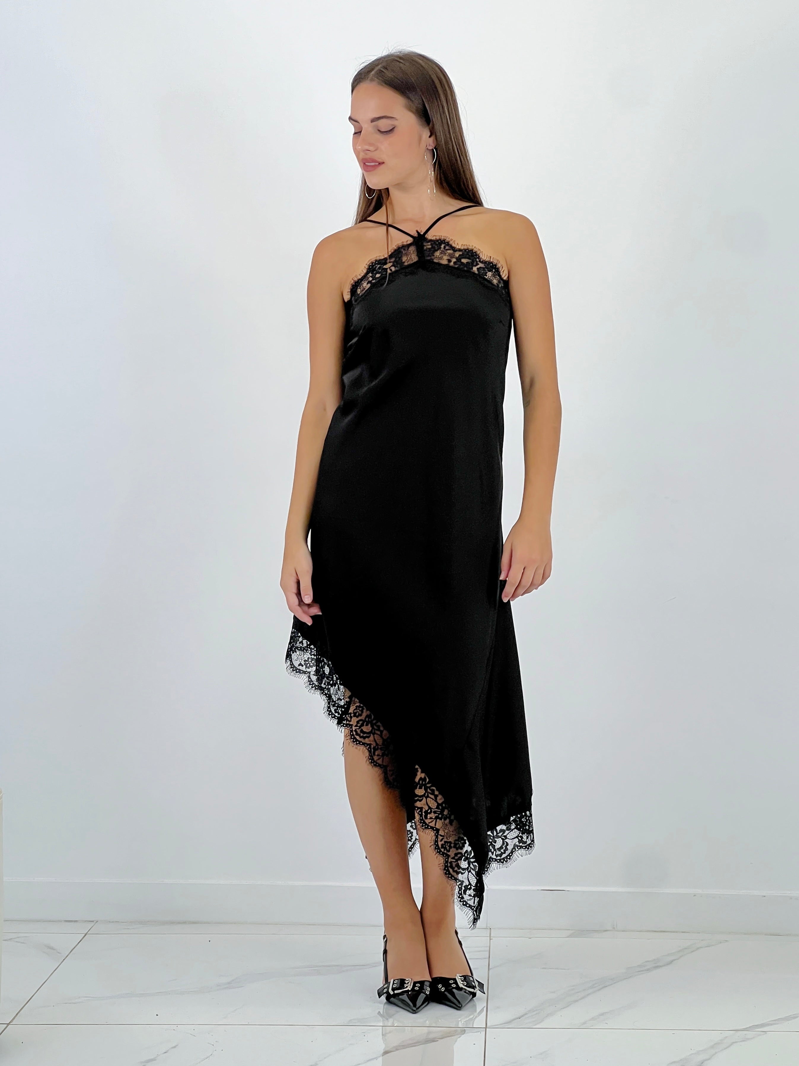 Vestido satinado encaje