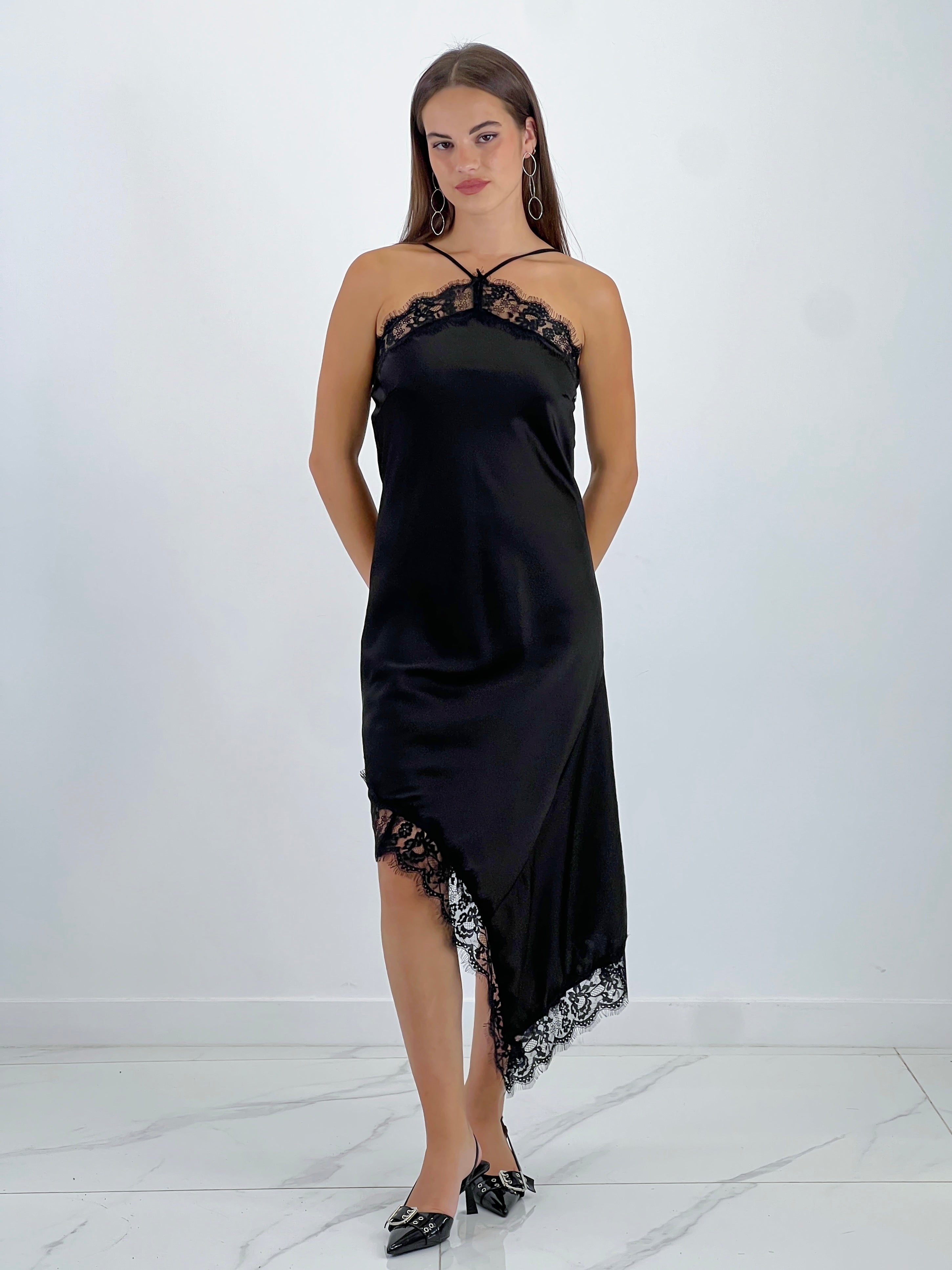 Vestido satinado encaje