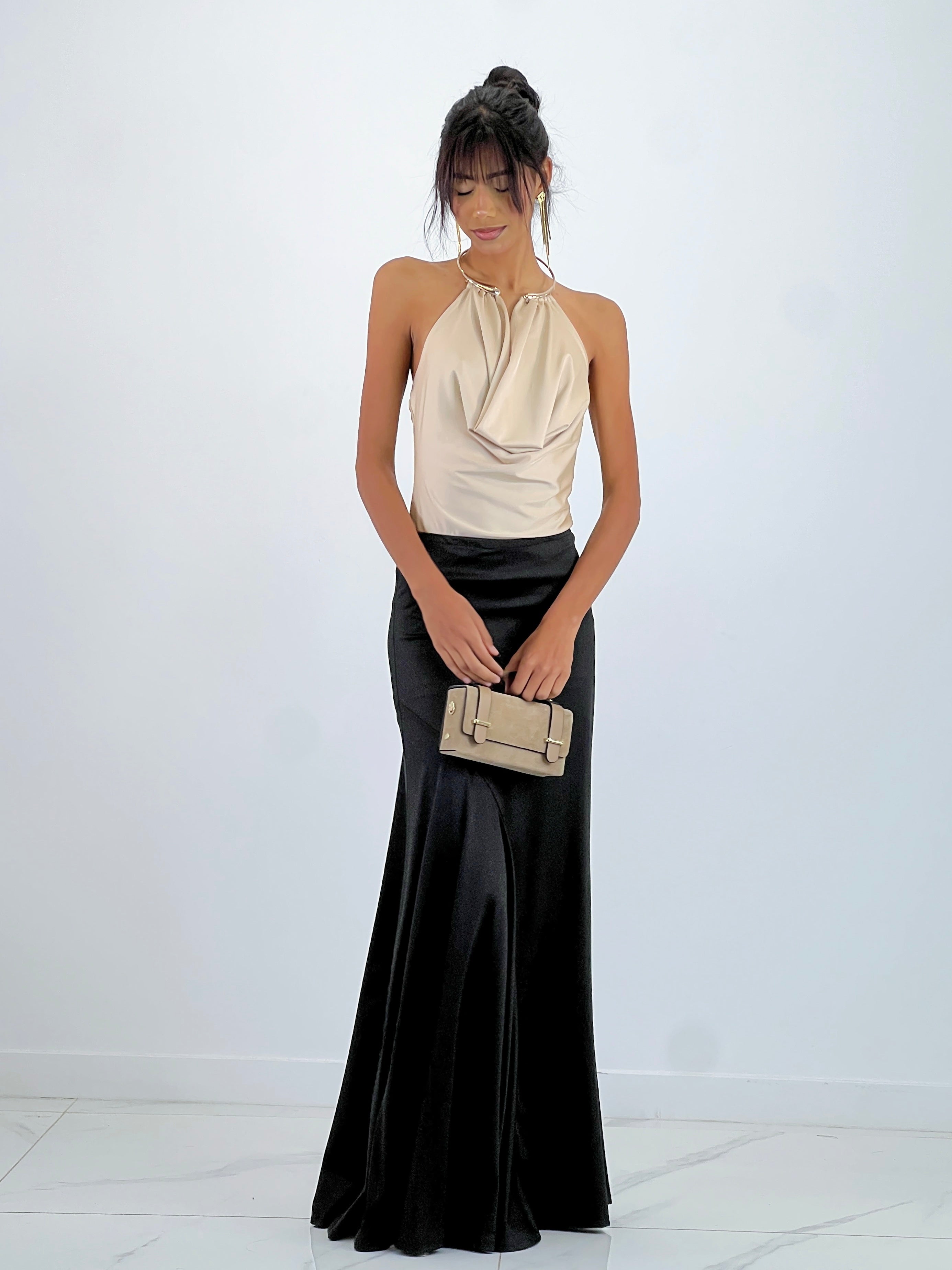 Body drapeado choker