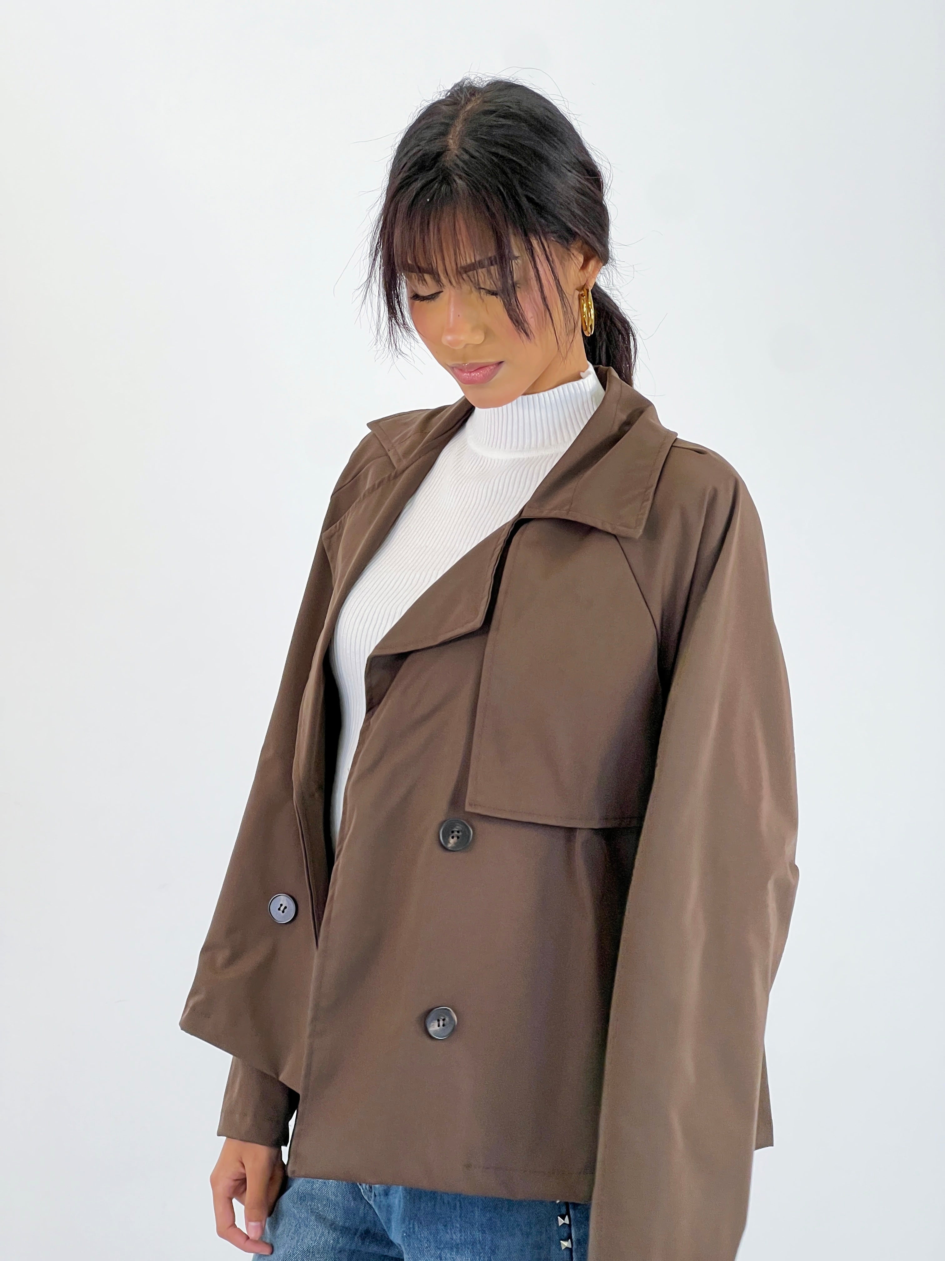 Gabardina trench corta