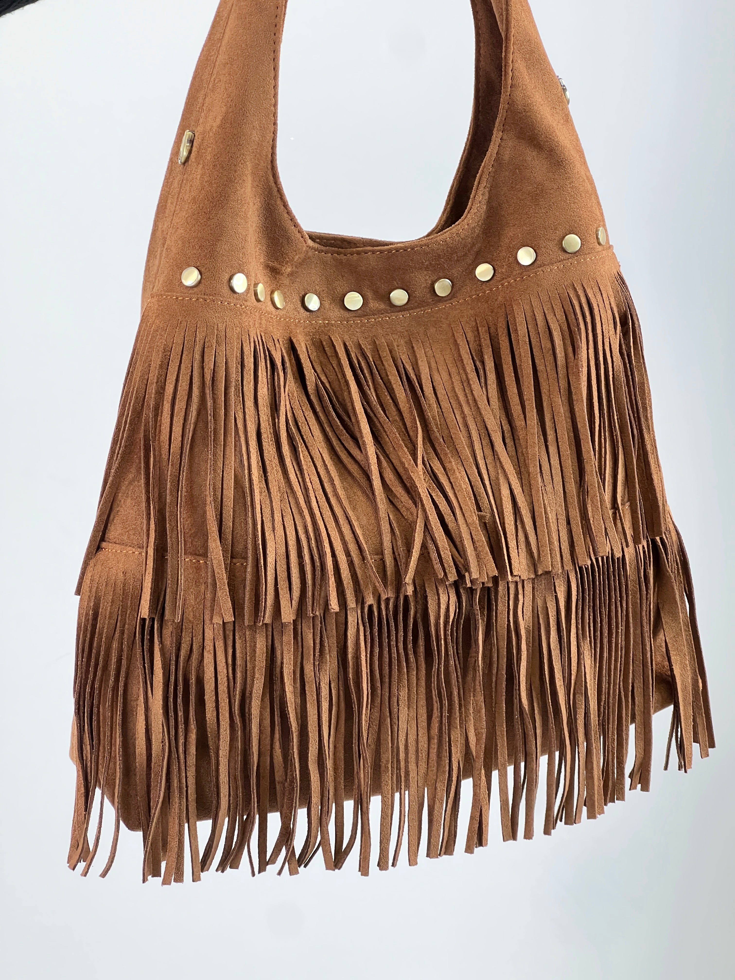 Bolso flecos tachuela