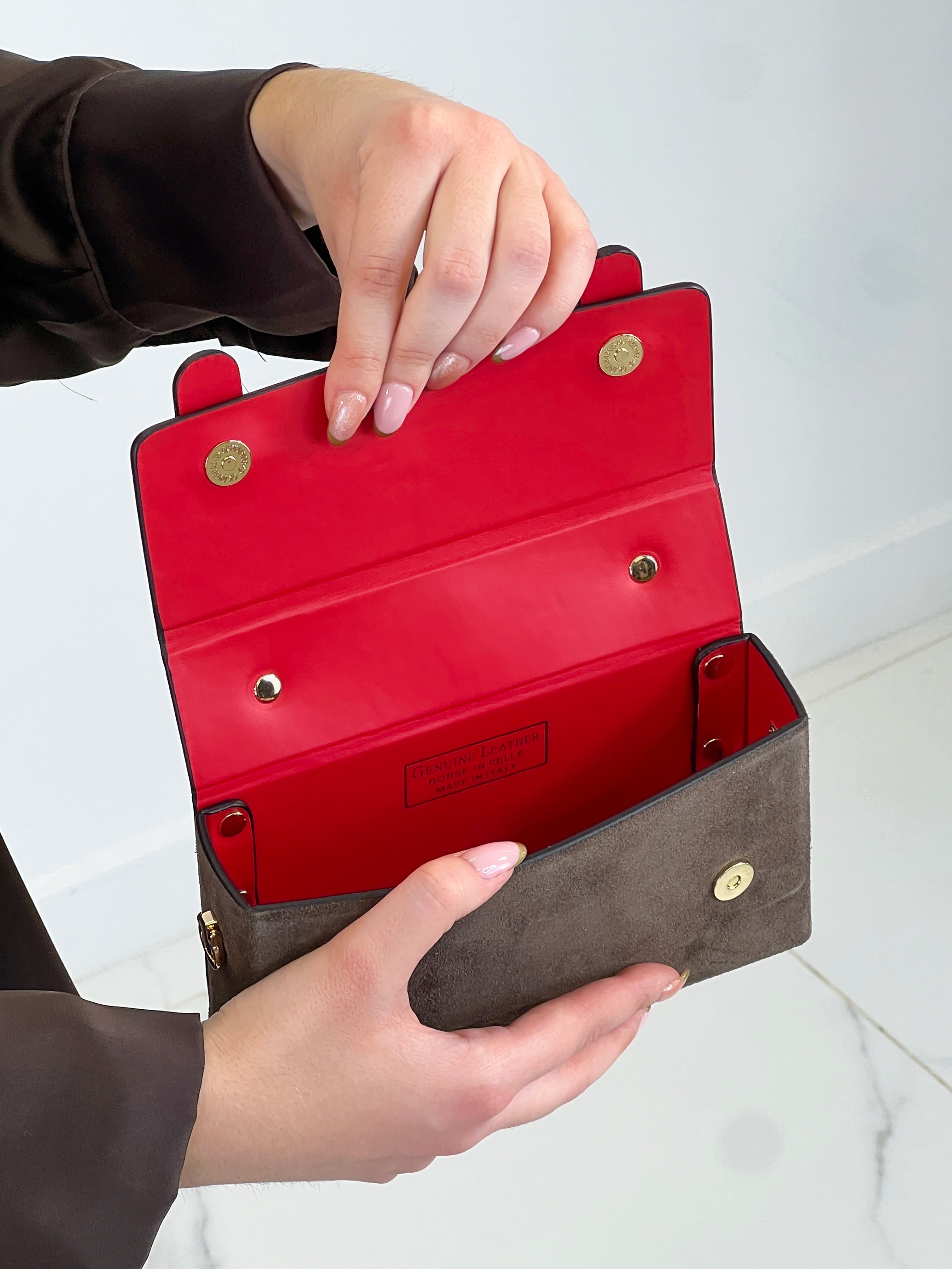 Bolso de piel correas