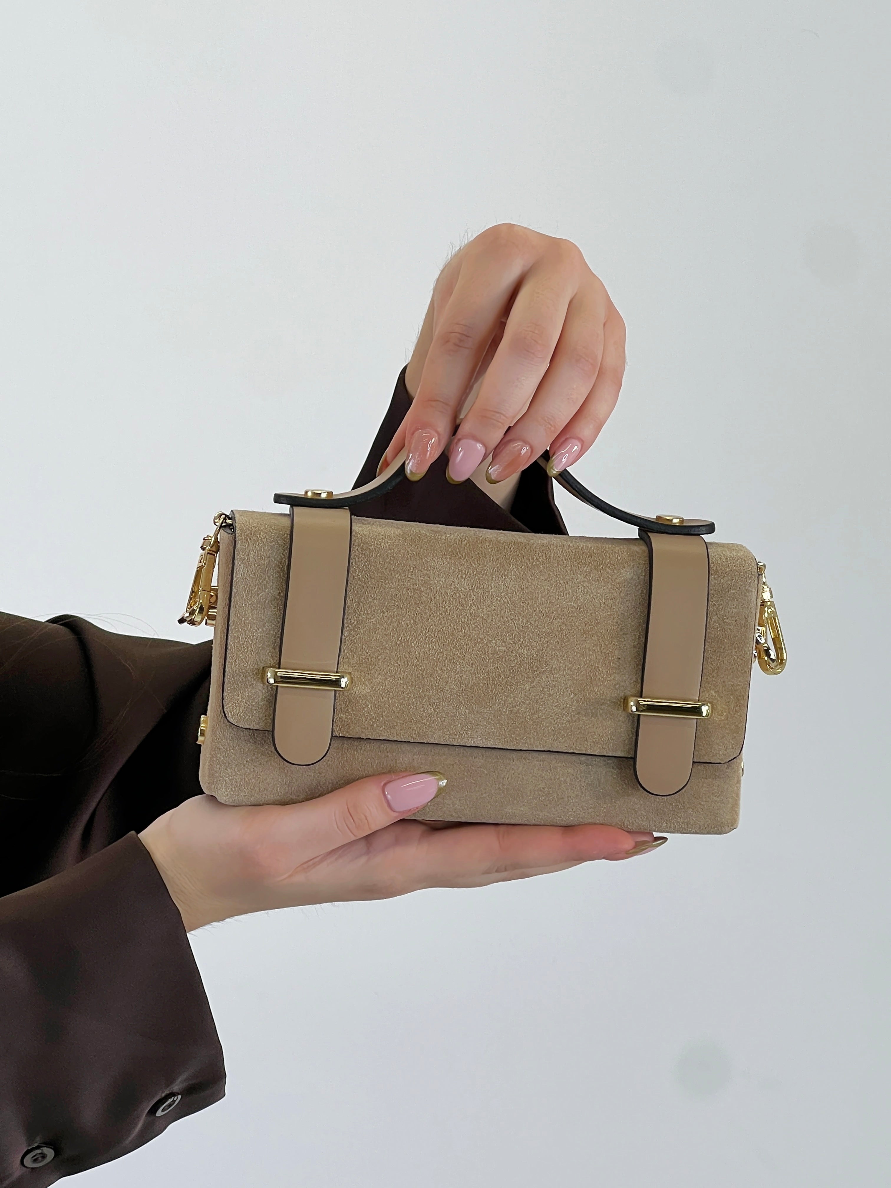 Bolso de piel correas