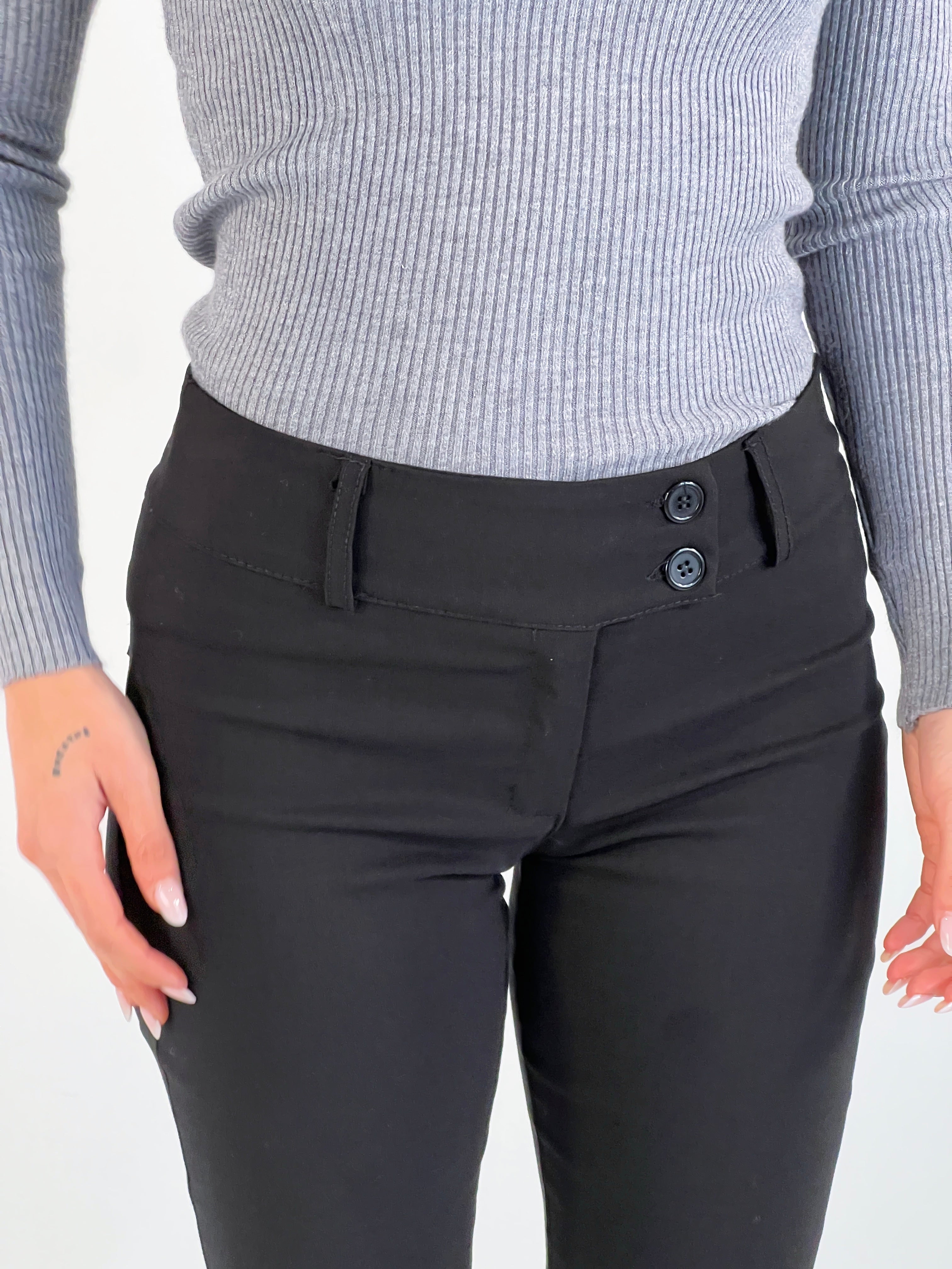 Pantalón tiro bajo doble botón