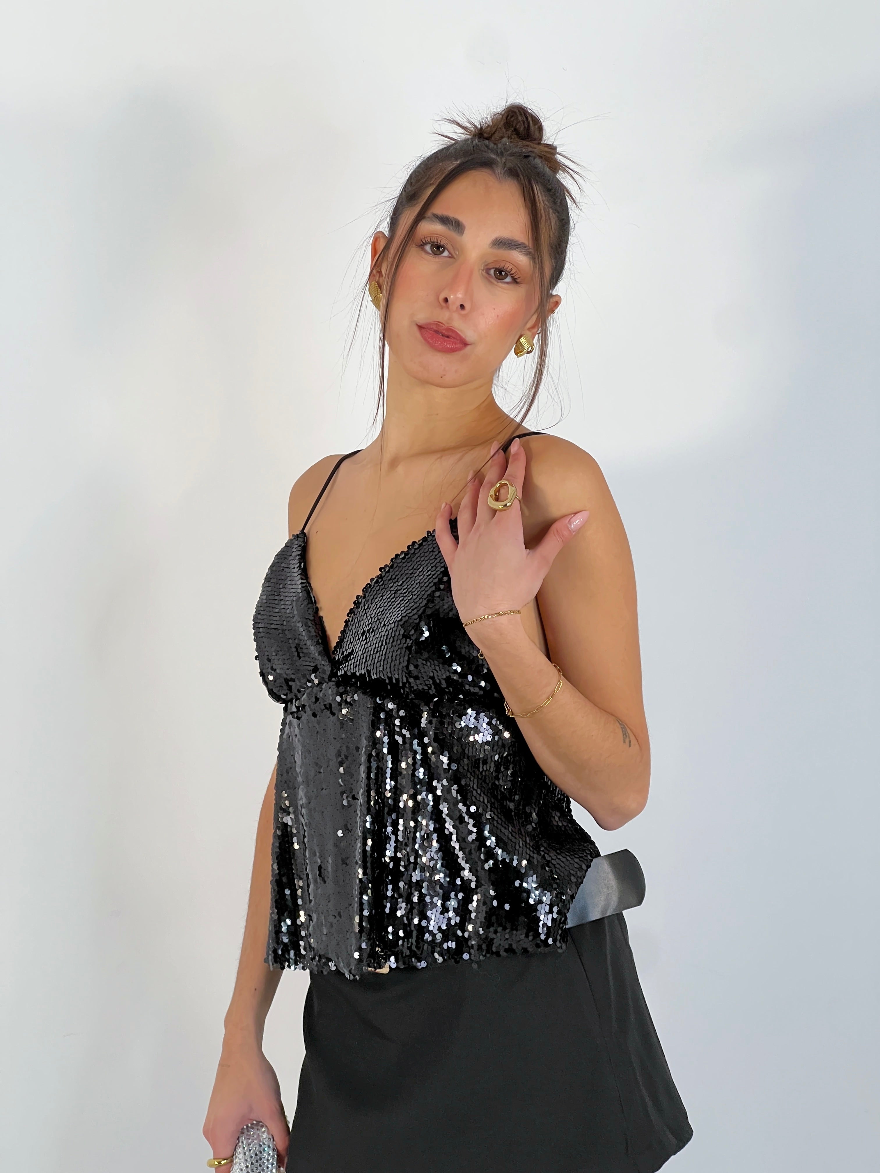 Top escote pico lentejuelas
